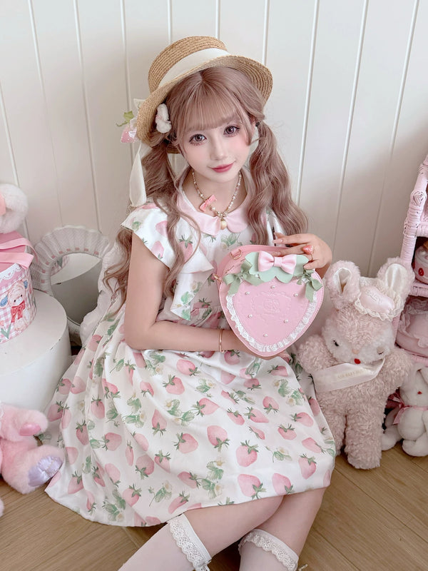 sheeppuff - Strawberry Heart - Heart-Shaped Bag with Lace and Pearl Details