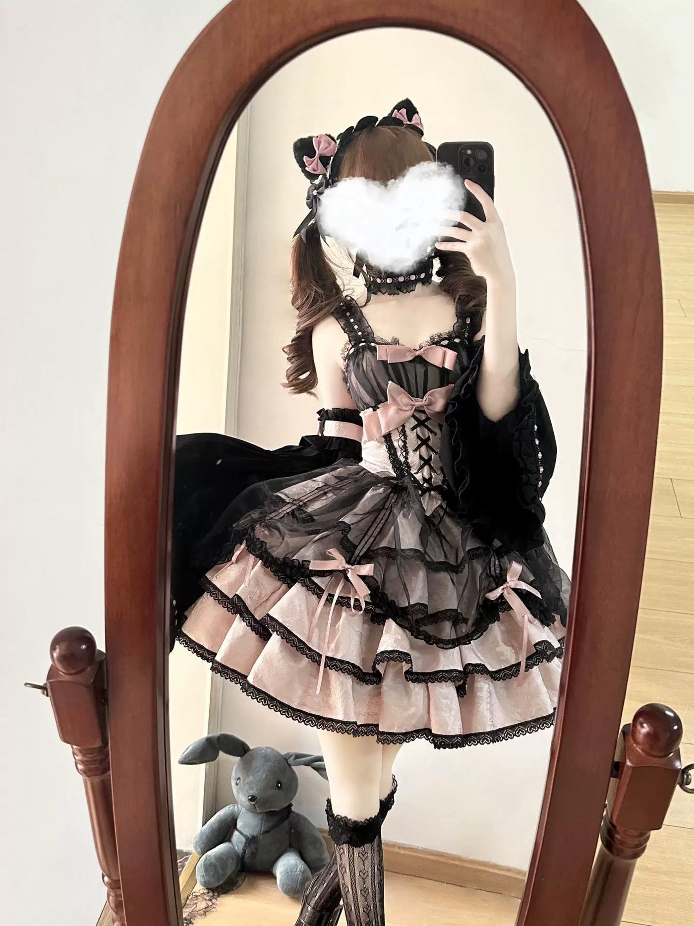 Creamy - Pink Noir - Black-and-pink JSK dress with matching arm sleeves and ribbon bows
