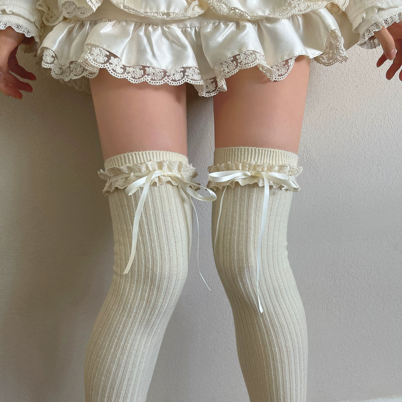 Sock Noble - Maillard Lace Tie - Over-the-knee socks with embroidered lace trim