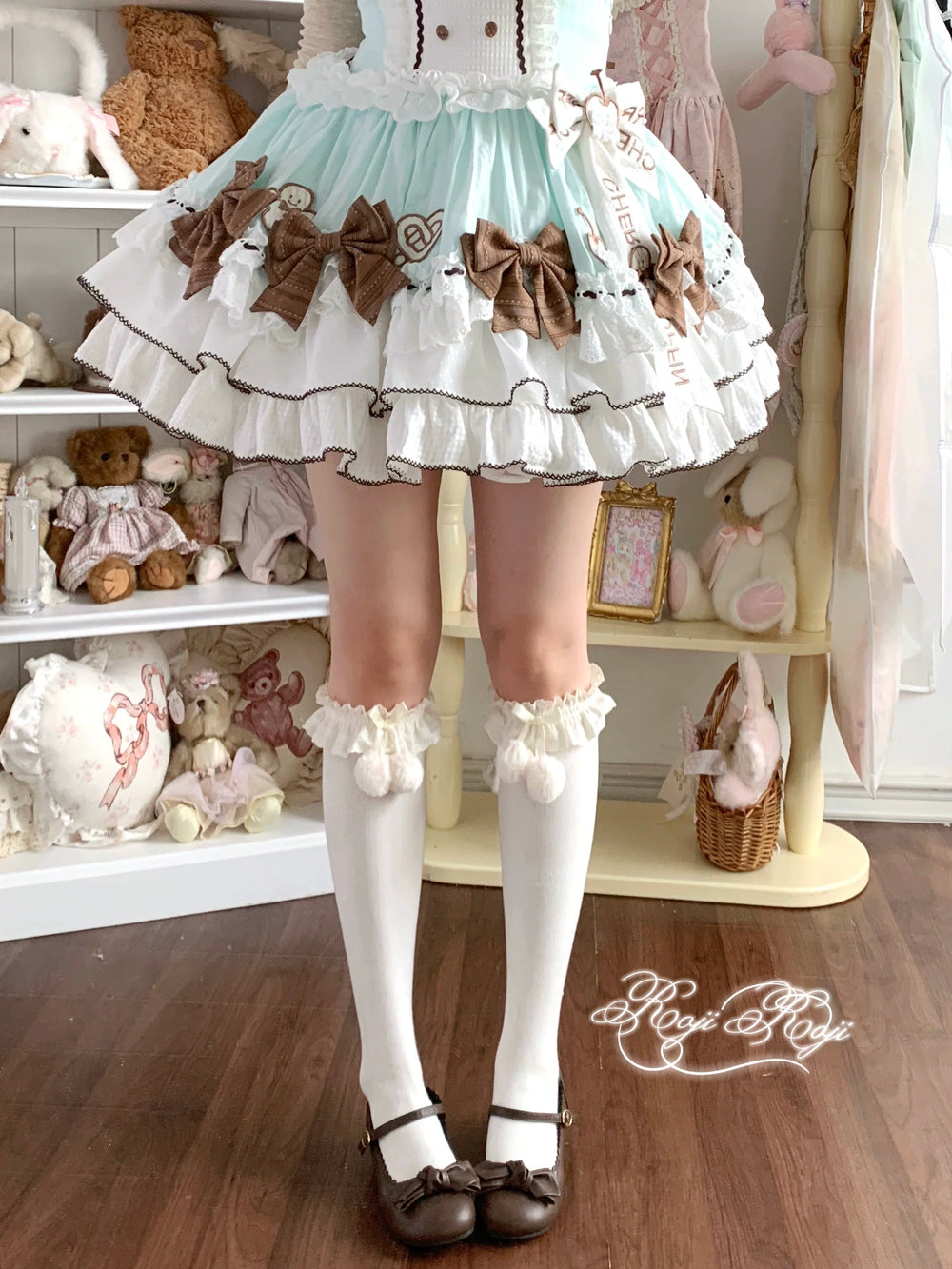 Roji Roji - Lolita Calf & Over-Knee Socks - Pom-Pom Accents Socks