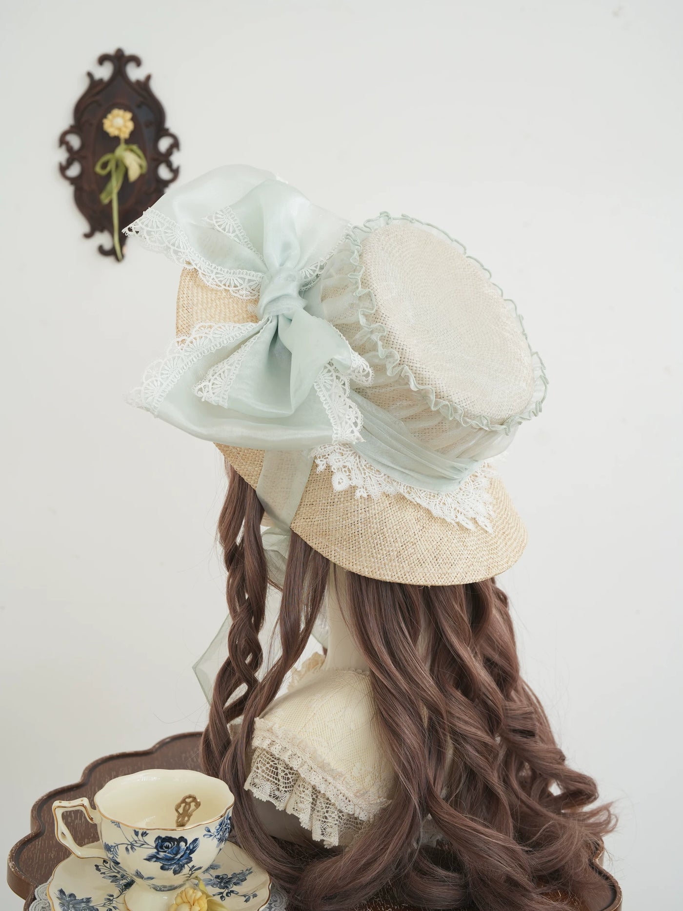 Star Box - Fresh Lace Bow - Natural Straw Hat with Lace Trim