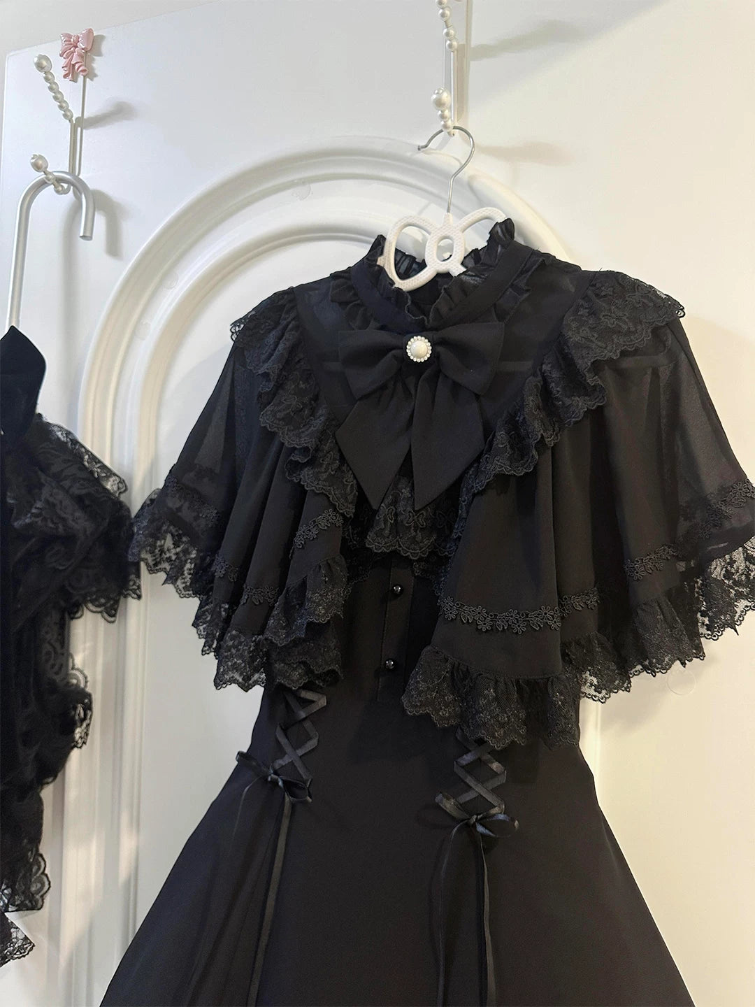 Creamy - Lace Cape - Black OP dress with a lace-trimmed cape