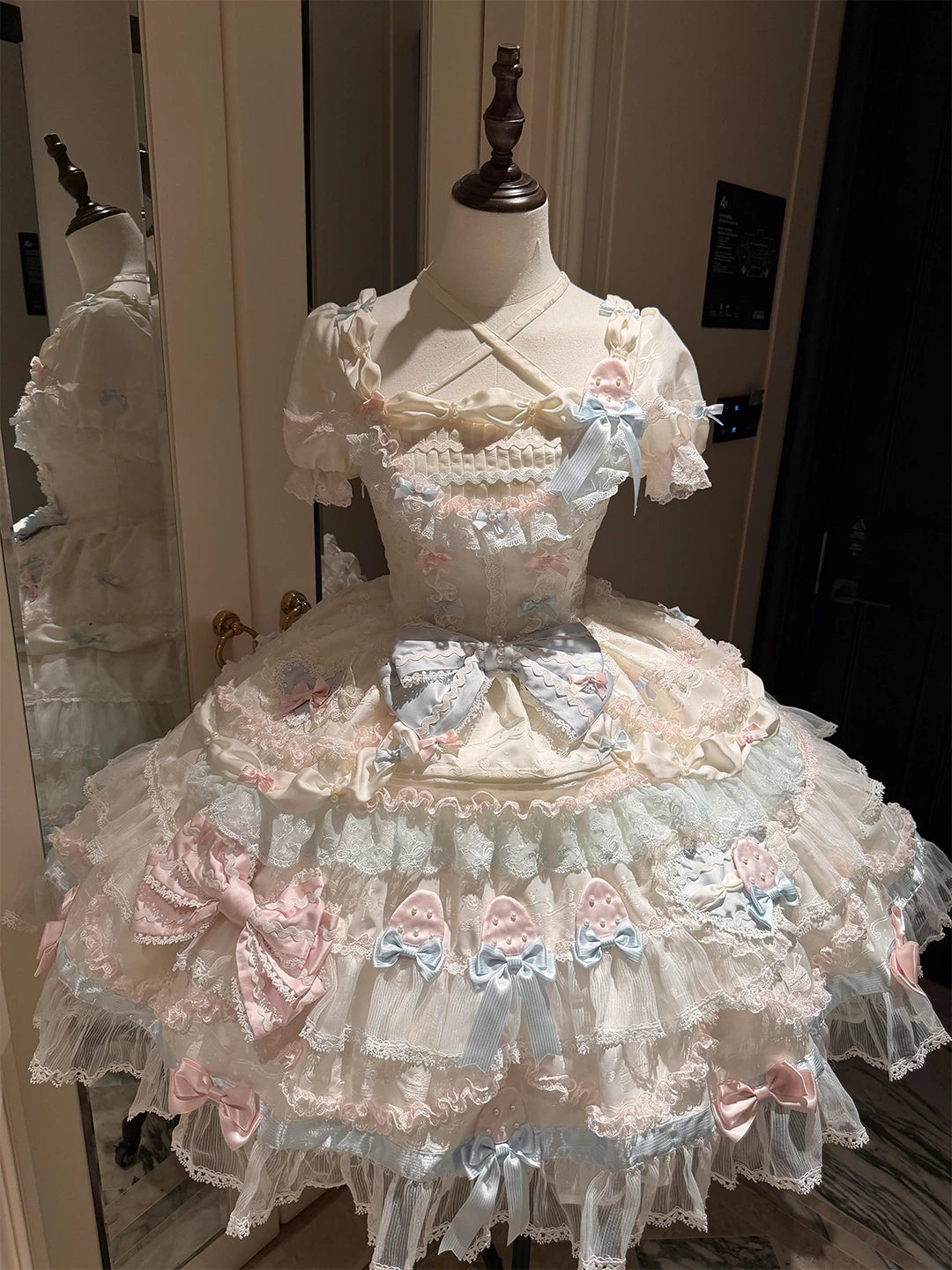 Creamy - Candy Cream Cake - Blue-pink OP dress set with a large train