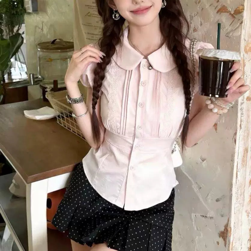 Sweetheart Dream Machine - Soft Doll Collar - Pink short-sleeve blouse with lace panels