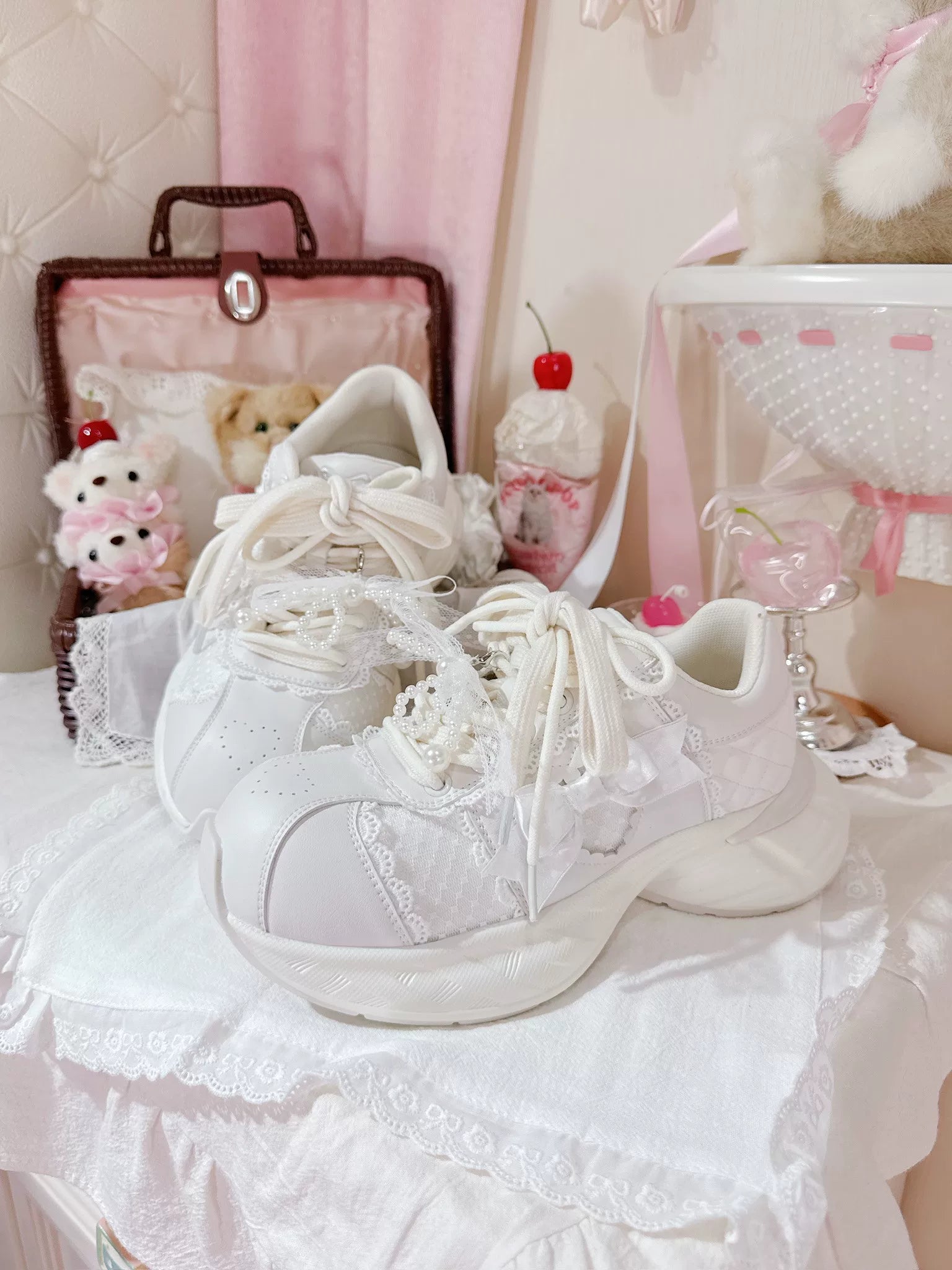Sheep Puff Heart Bow Lo-Run Lolita sneakers featuring cute sheep puff design, heart-shaped embellishments, and stylish shoes for women.
