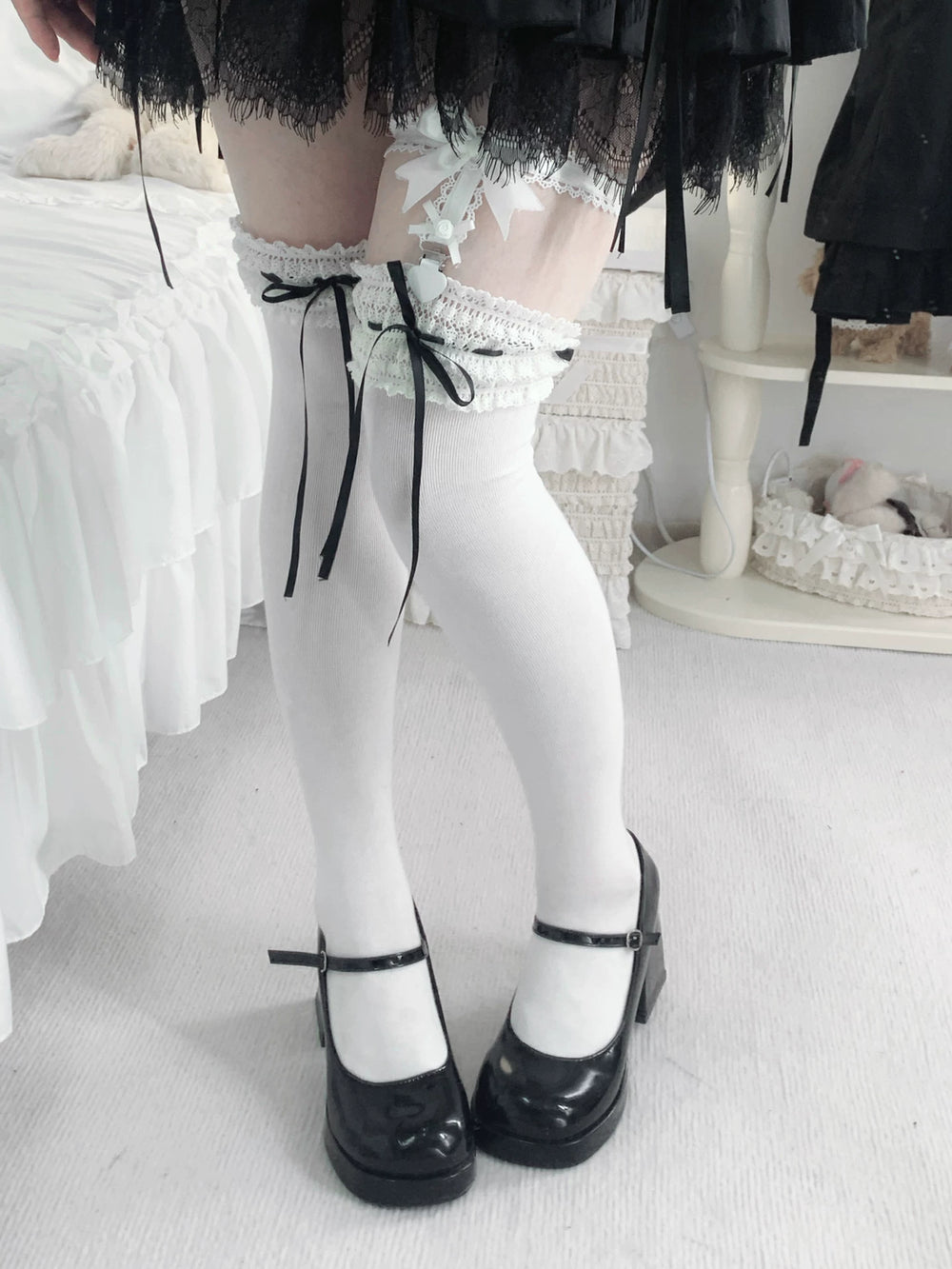 roji roji lace-trimmed socks with ribbon bows in short, calf and over-the-knee lengths