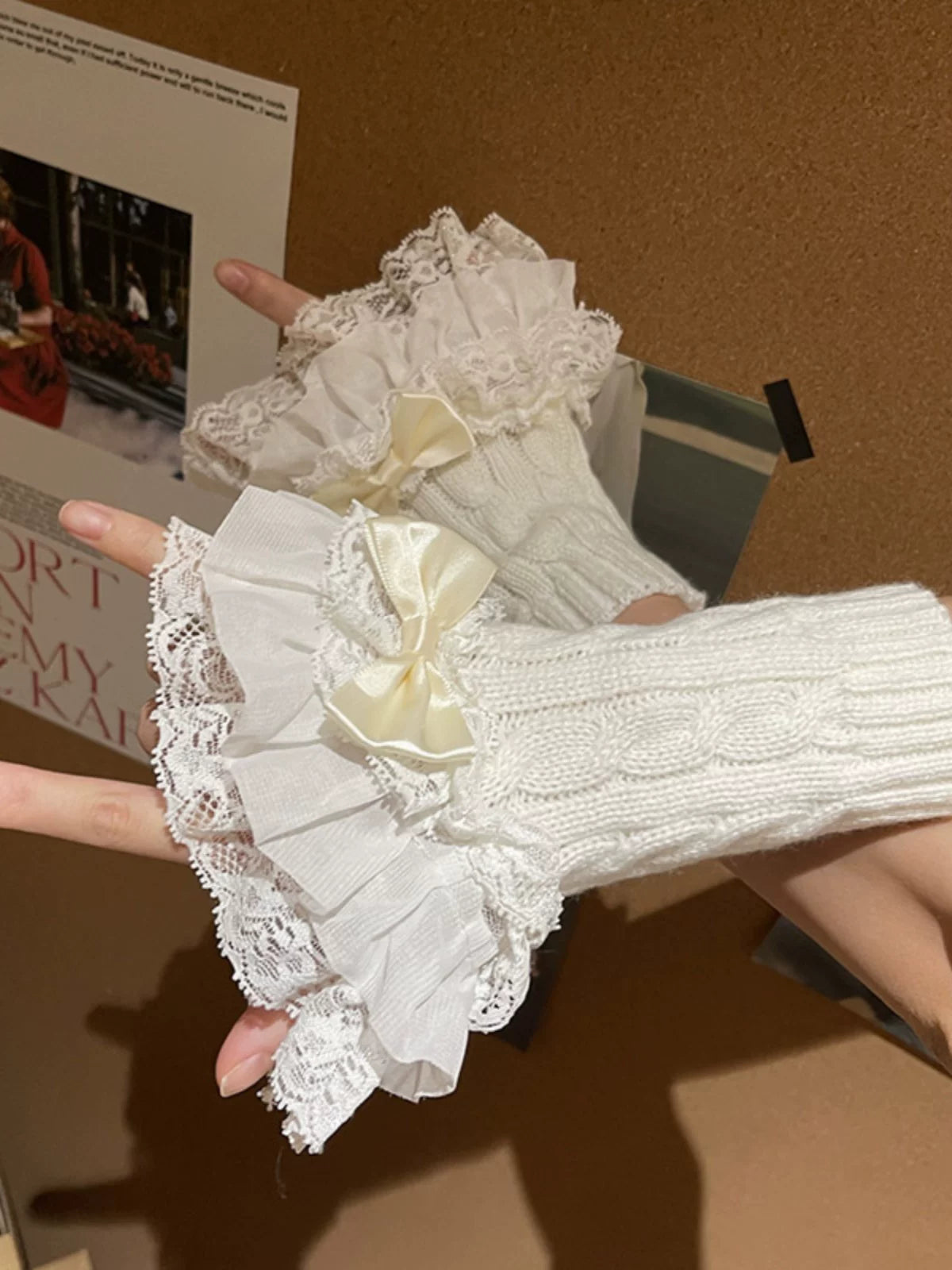 Sock Noble - Flower Banquet - Lace-Trimmed Cable-Knit Arm Sleeves with Bow Details