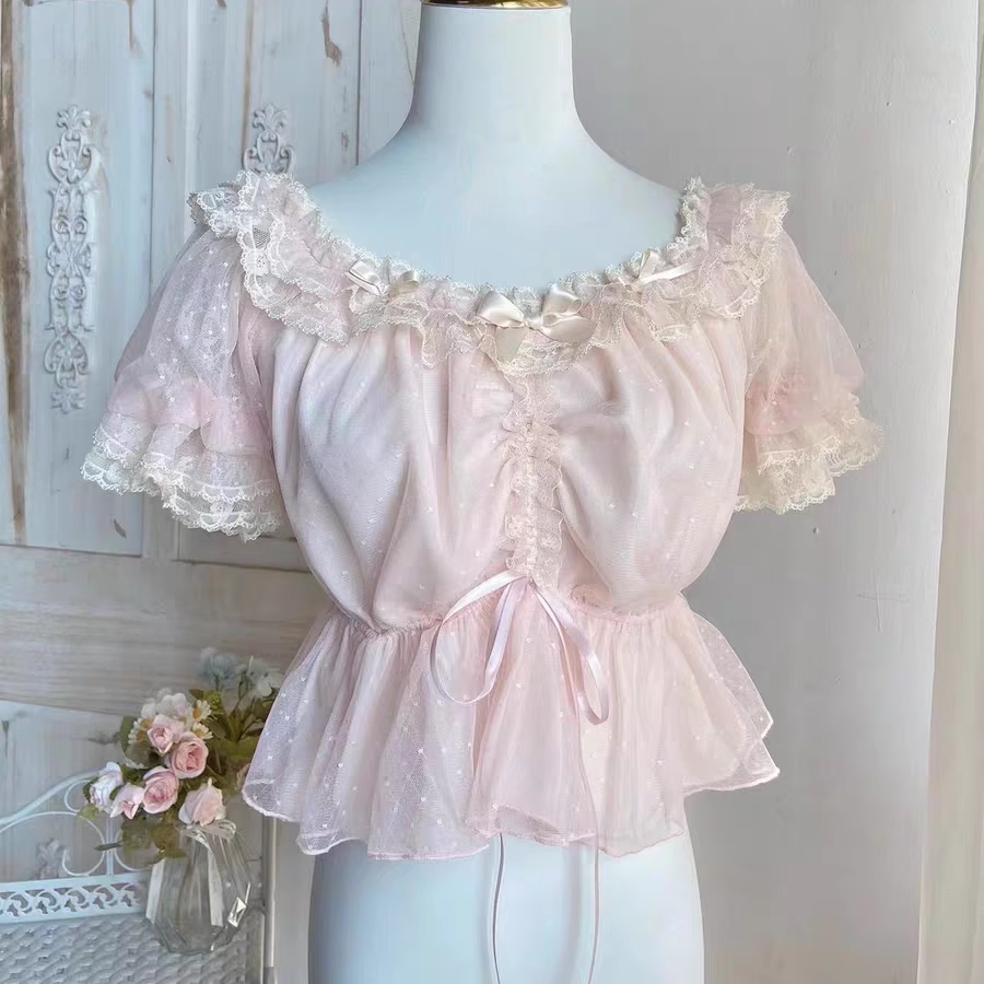Sweetheart Dream Machine - Secret Garden - Short-Sleeve Blouse with Puff Sleeves and Lace Ruffles