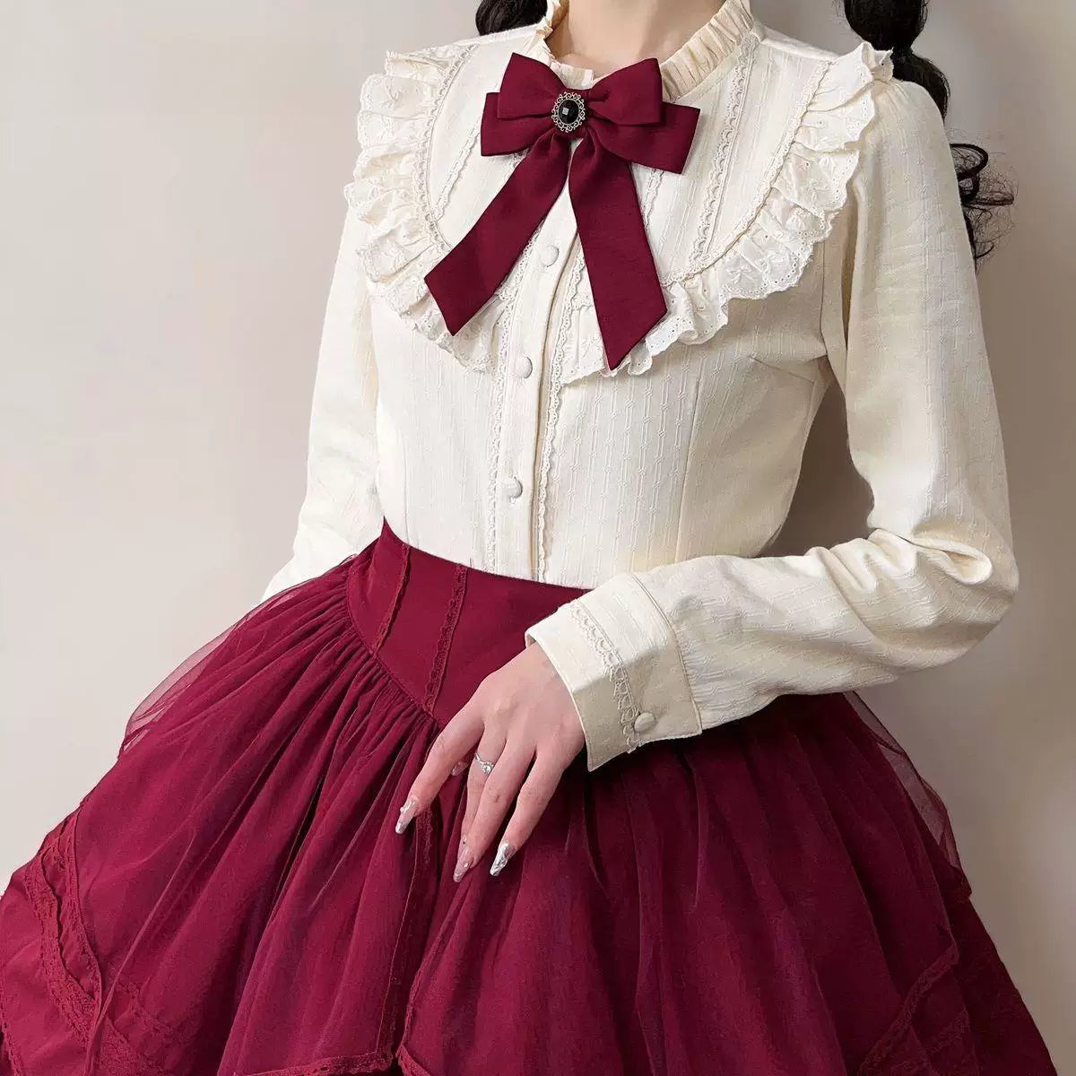 Sweetheart Dream Machine - Heiress Collar - Long-sleeve blouse with a ruffled lace collar