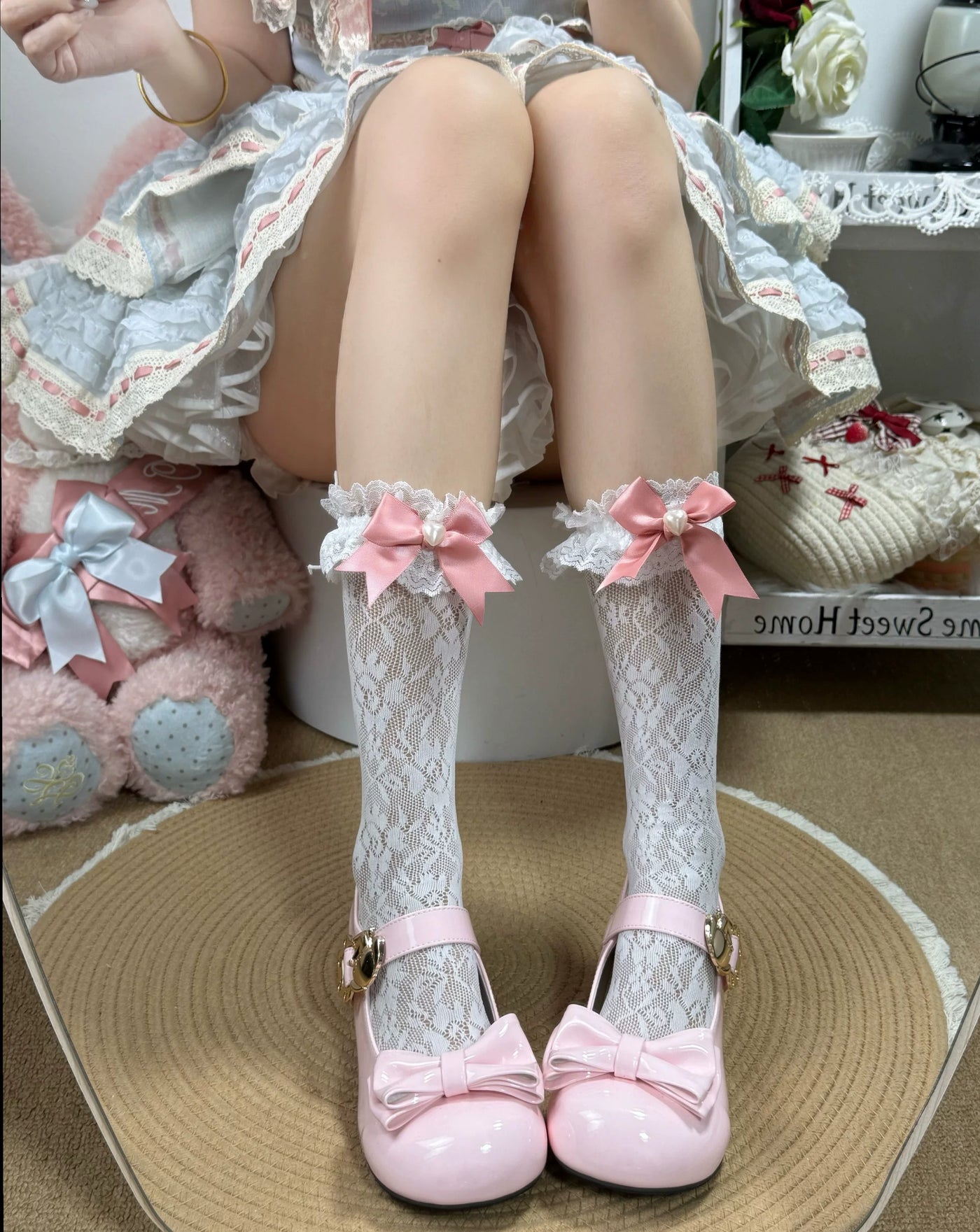 Fantasy Doll - Pearl Bow - Socks with lace cuffs and bow accents