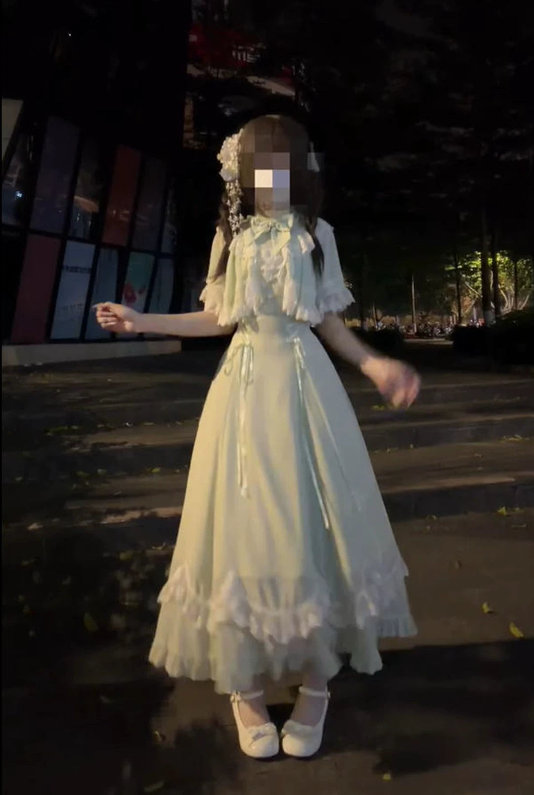 Creamy - Green Lace Cape - Green Lolita dress with a lace capelet