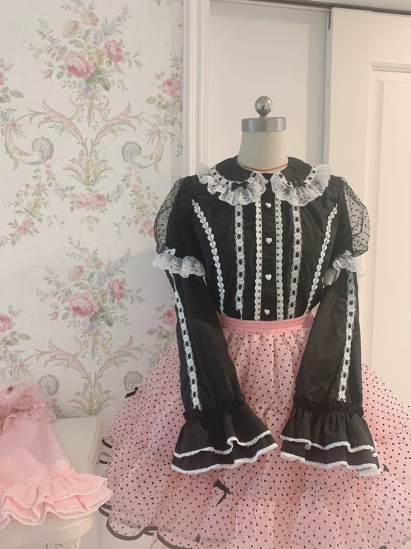 Galette Bunny - Special Rabbit II - Short-Sleeve Blouse with a Layered Lace Collar