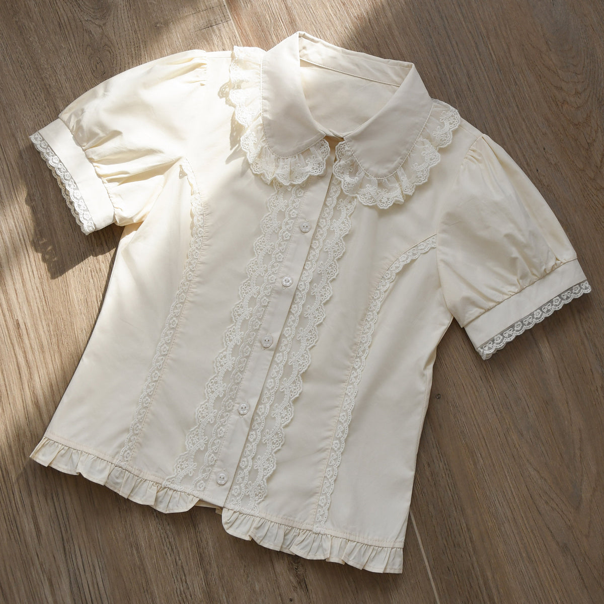MIST - Lily - Retro Lolita Blouse with Lace-Ruffled Peter Pan Collar