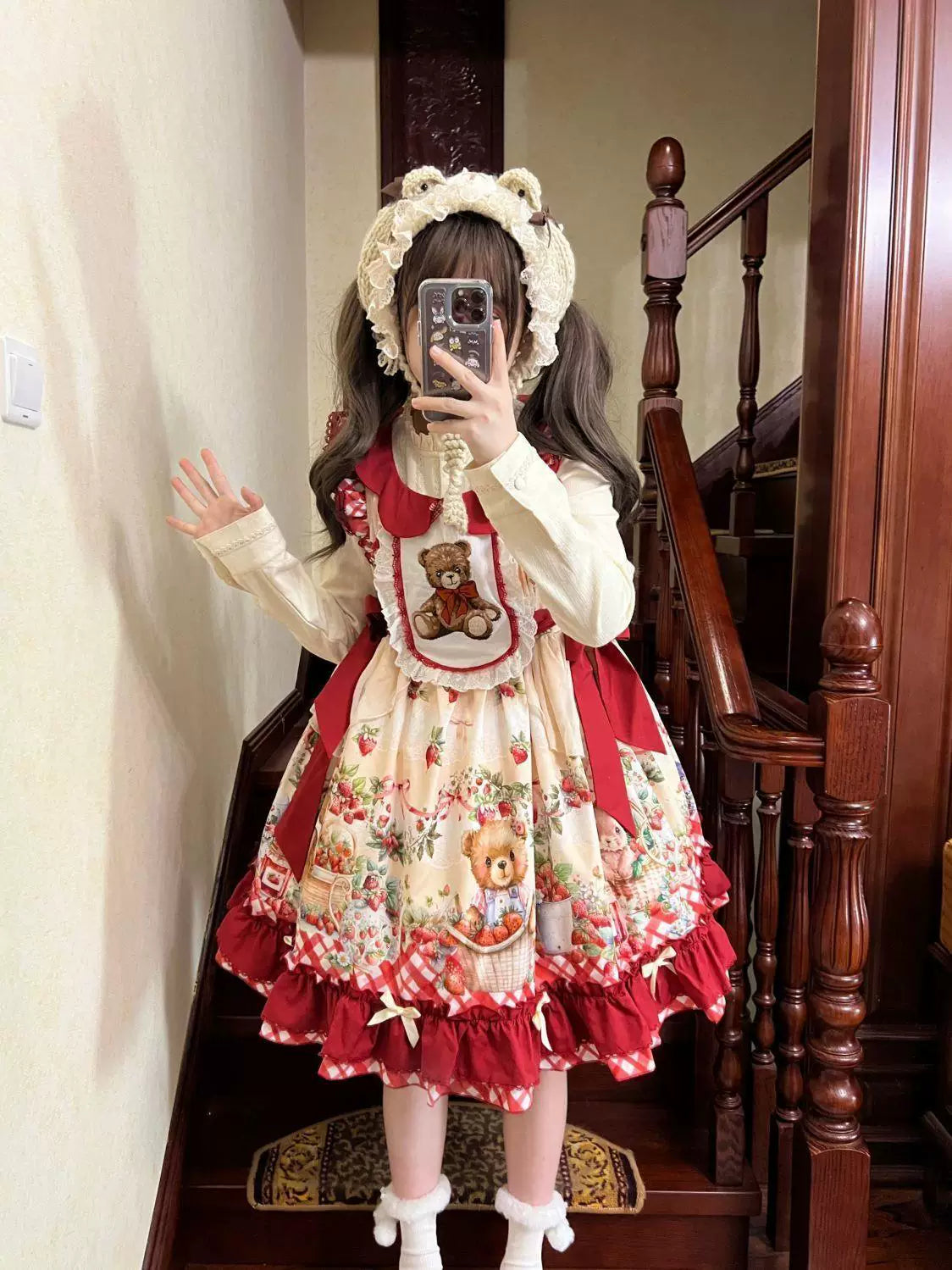 Sweetheart Dream Machine - Heiress Collar - Long-sleeve blouse with a ruffled lace collar