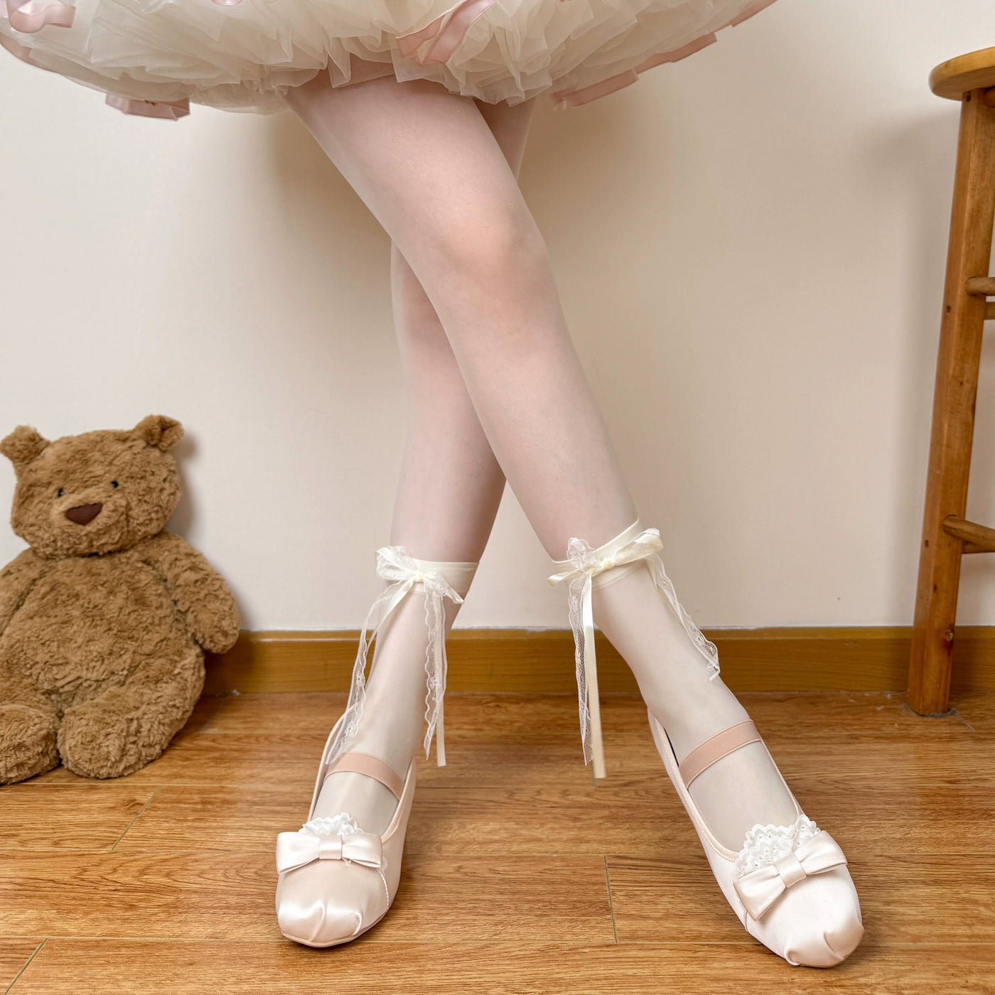 Chubby Bear Tales - Love Letter - Ballet-Inspired Mid-Calf Socks with Bow Styling