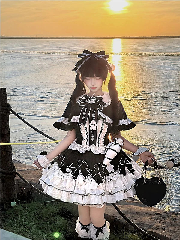 Creamy - Black Cape Princess - Black-and-white JSK dress set with a cape and train