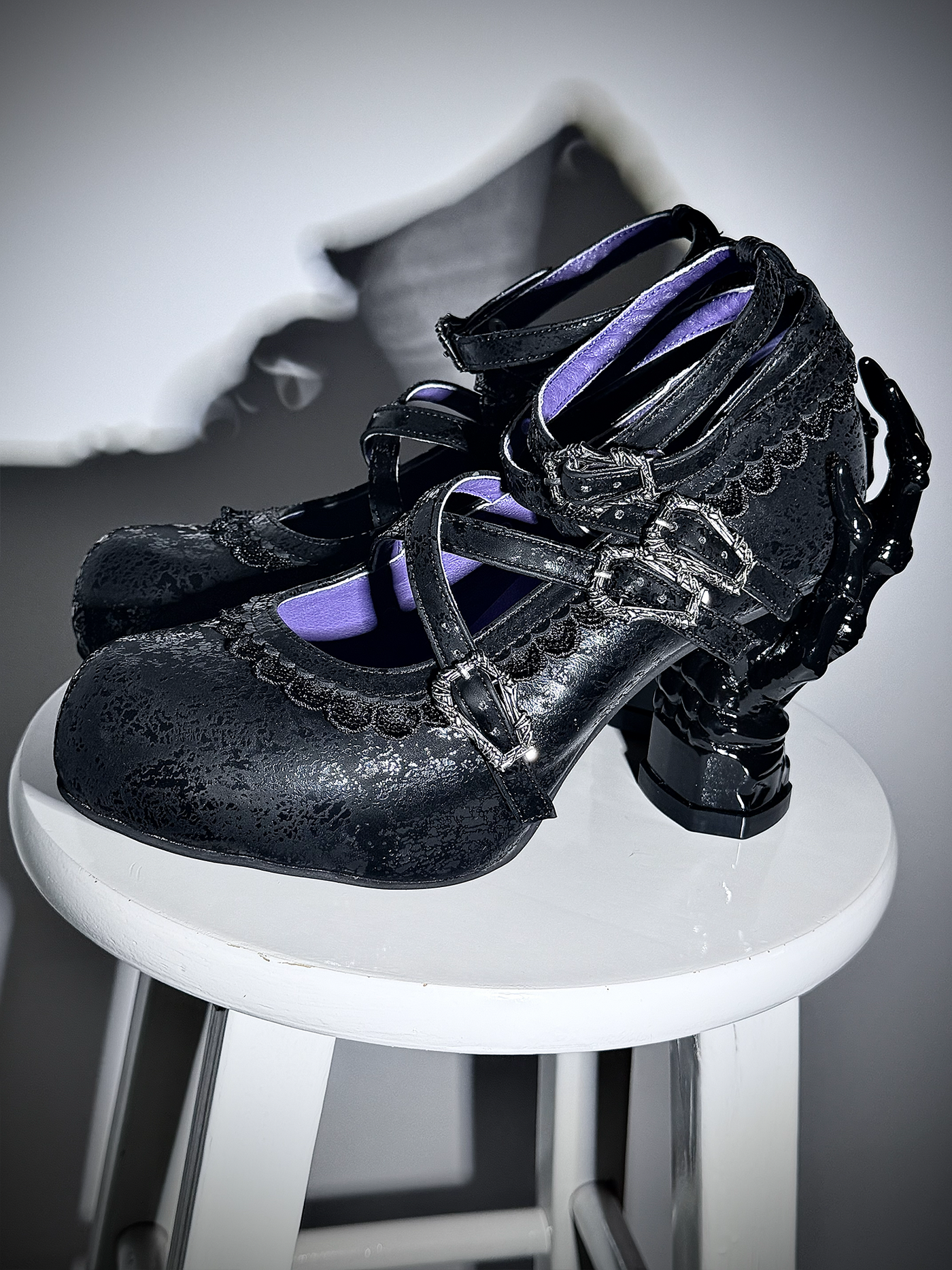 sphenoid - Tome of Holy Remains - Gothic Lolita heel shoes with 3D bone hand-shaped heels - product detail 2