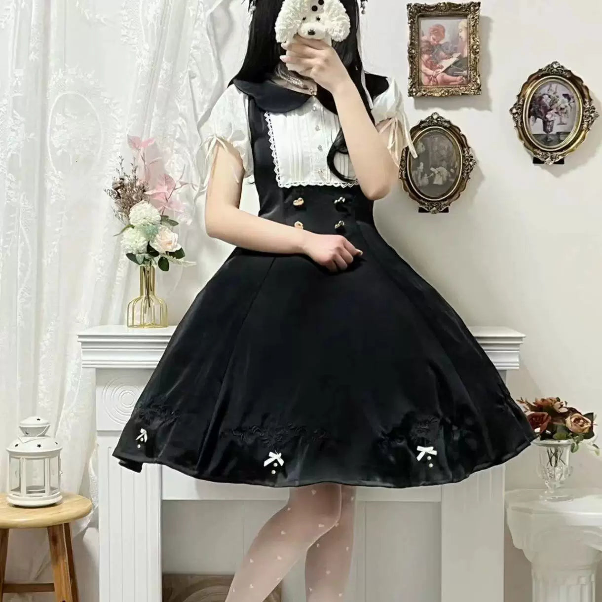 Red solid-colour one-piece Lolita dress with a rounded collar and short sleeves.