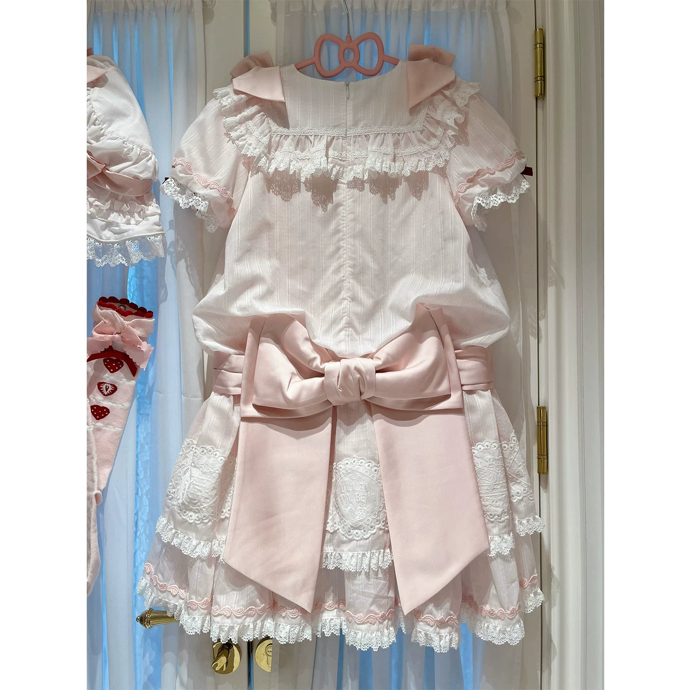 Creamy - Strawberry Wall - Low-Waist OP Dress Set with Strawberry Print