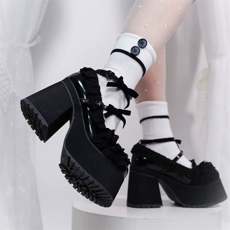 MODO Cloud Lace Lace Platform Lolita Shoes – design details – view 4