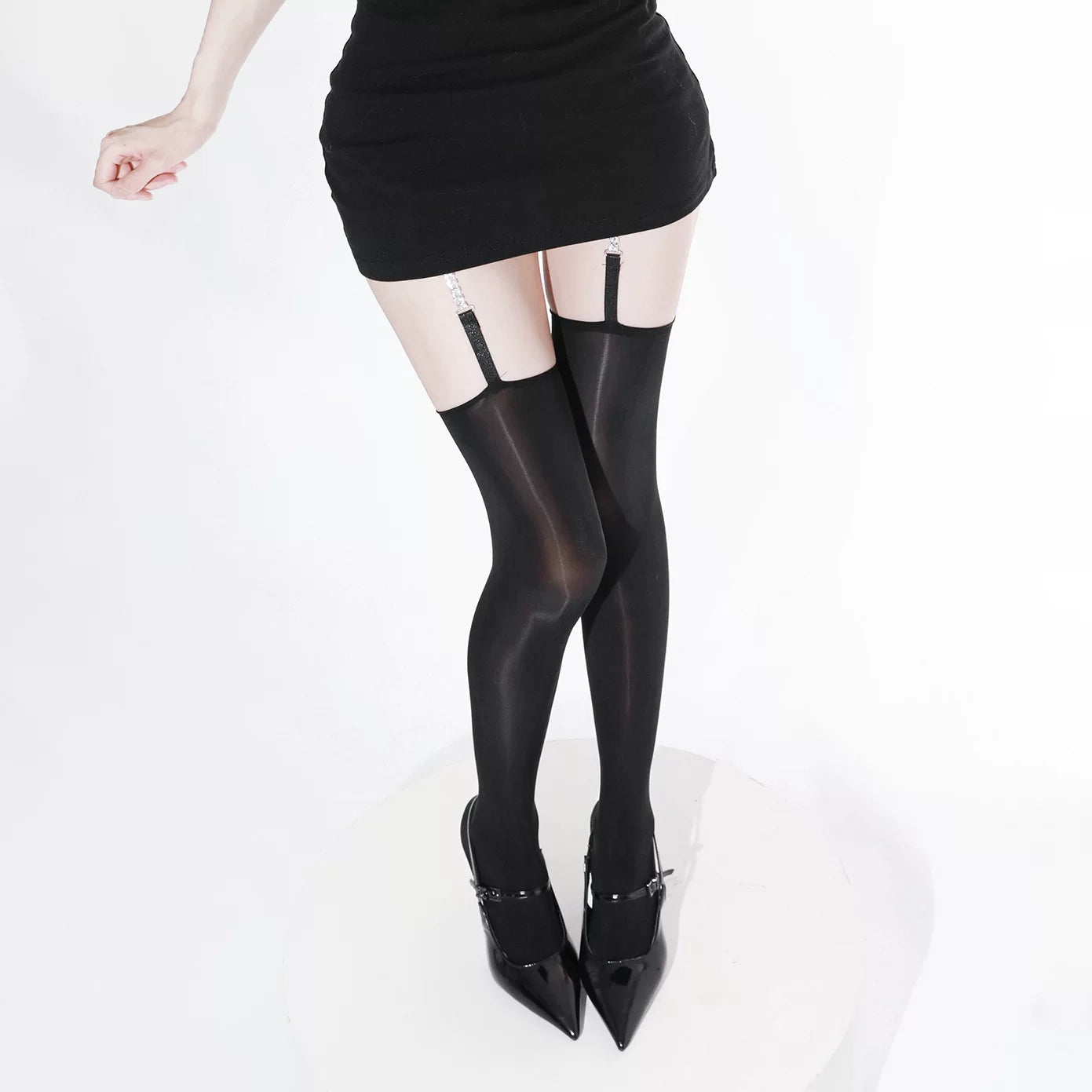 Fantasy Doll - Gloss Chain - Thigh-high stockings with a chain suspender variant