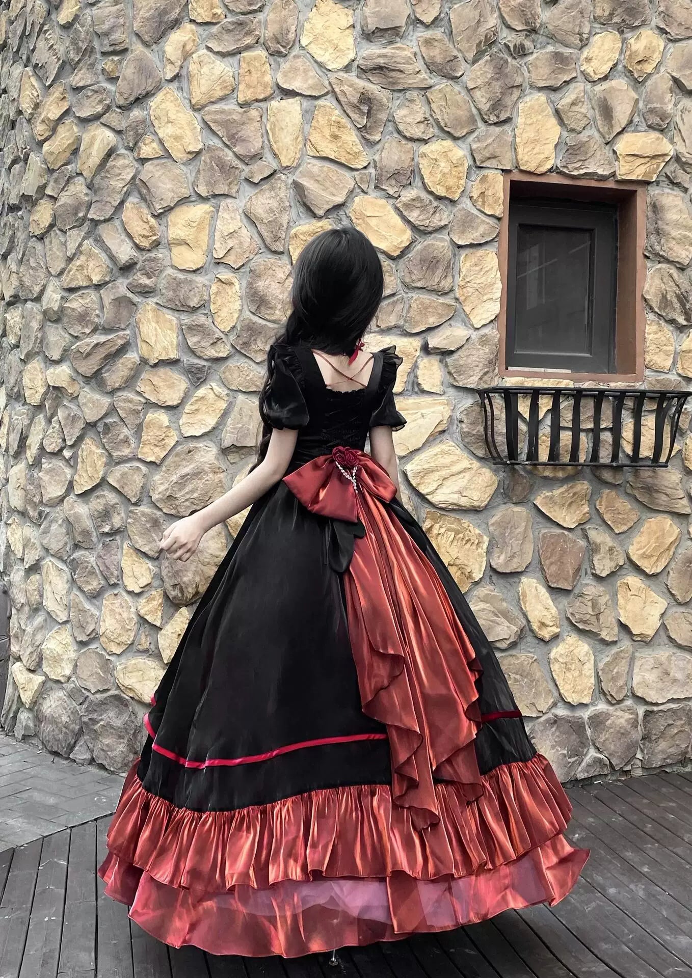 Creamy - Black-Red Rose - OP Dress Set with Bow and Back Train