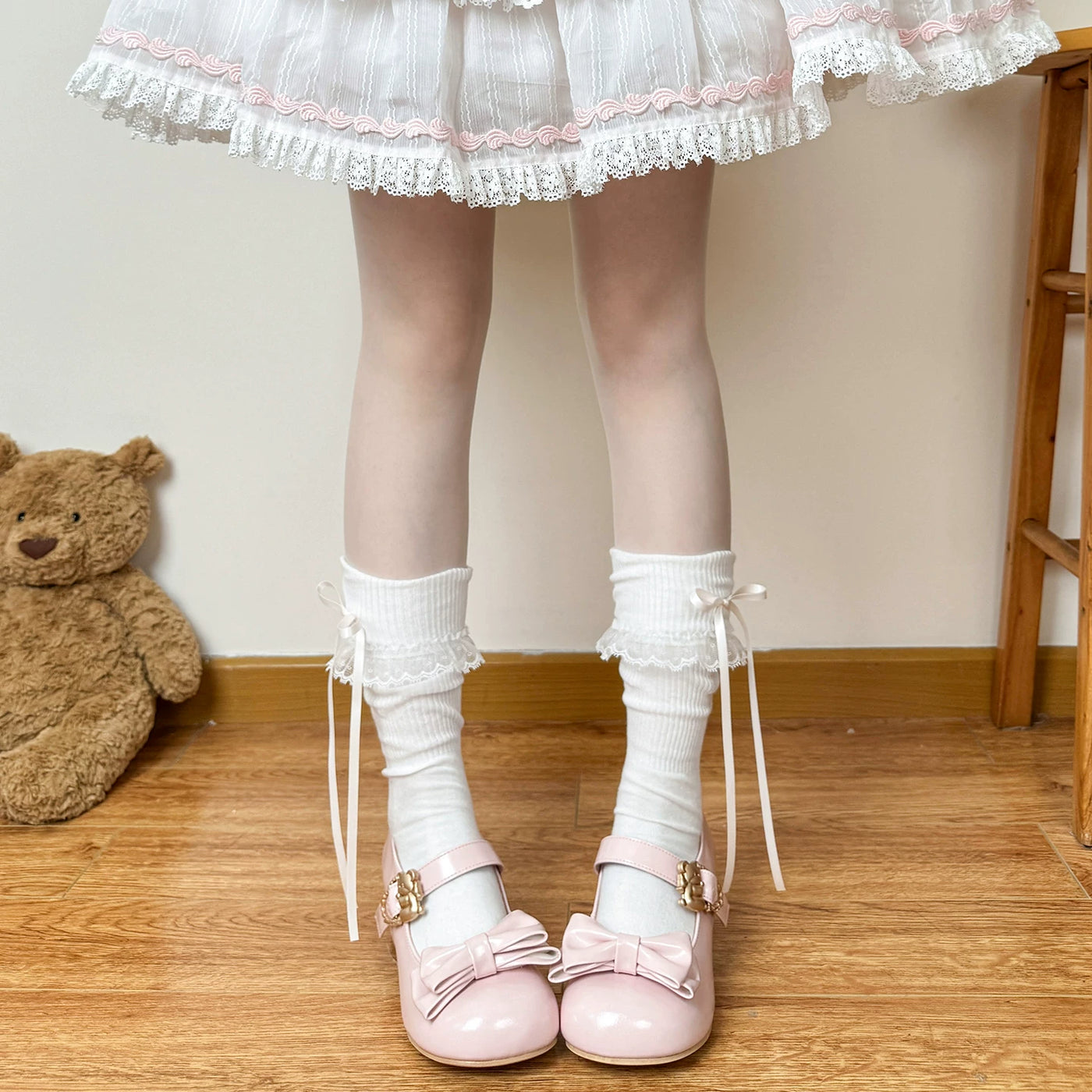 Chubby Bear Tales - Cream Ballet - Slouch Calf Socks with Lace Trim and Bows