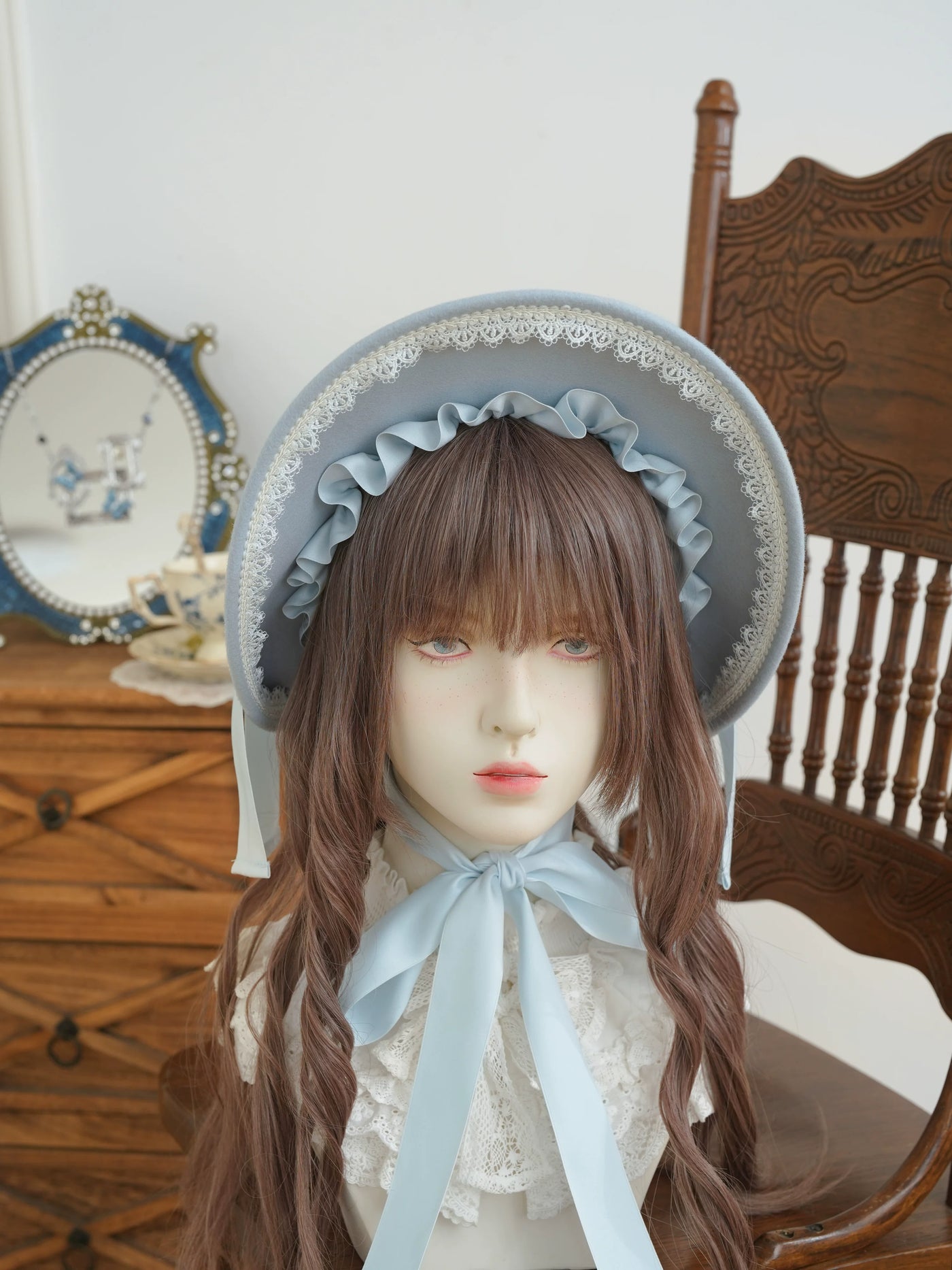 Star Box - Pearl Lady - Broad-Brim Bonnet with a Side Bow
