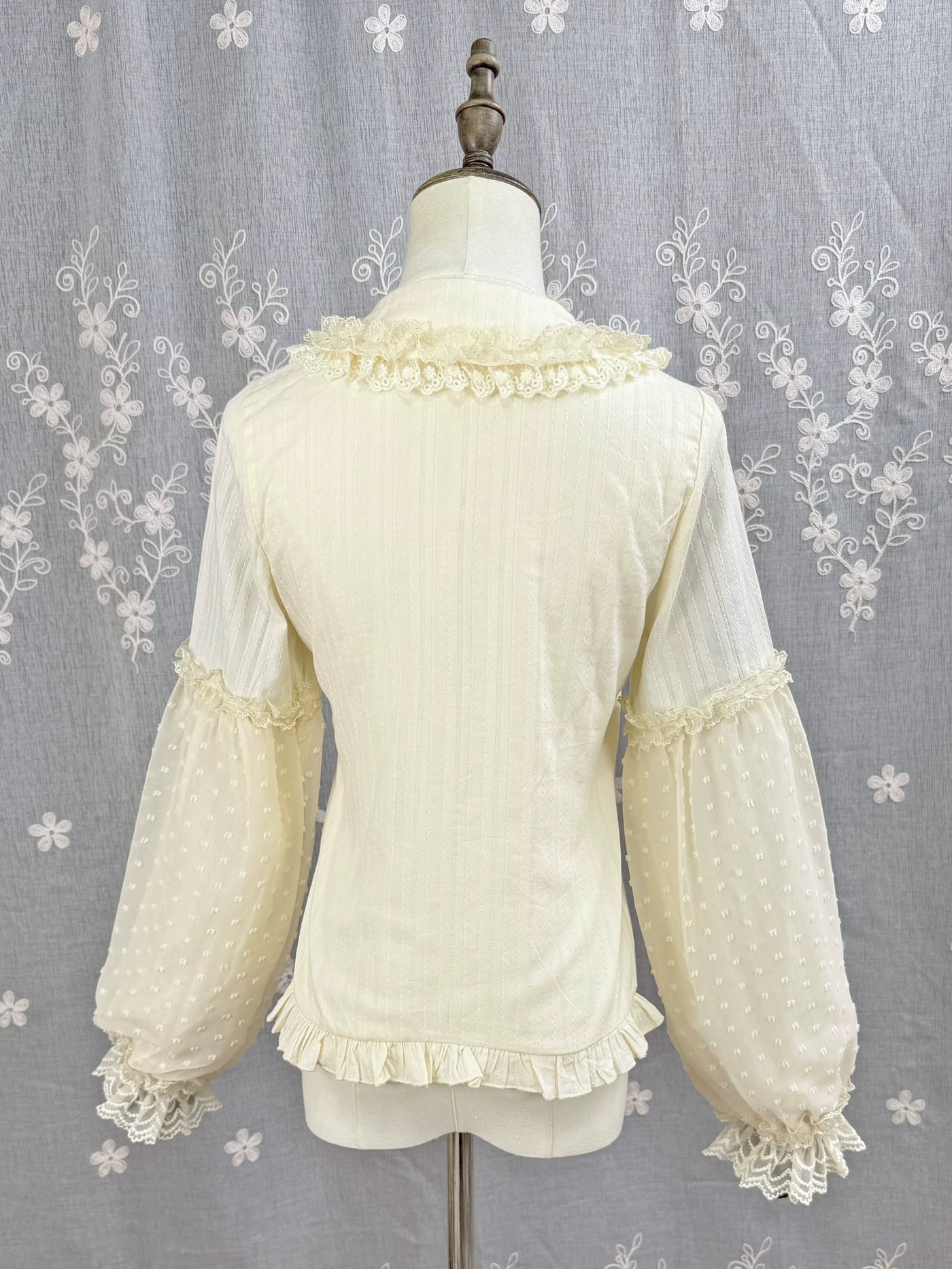 DMFS Lolita - Spiral Candy - Sweet Lolita Long Sleeve Cotton Shirt, Lace Accents