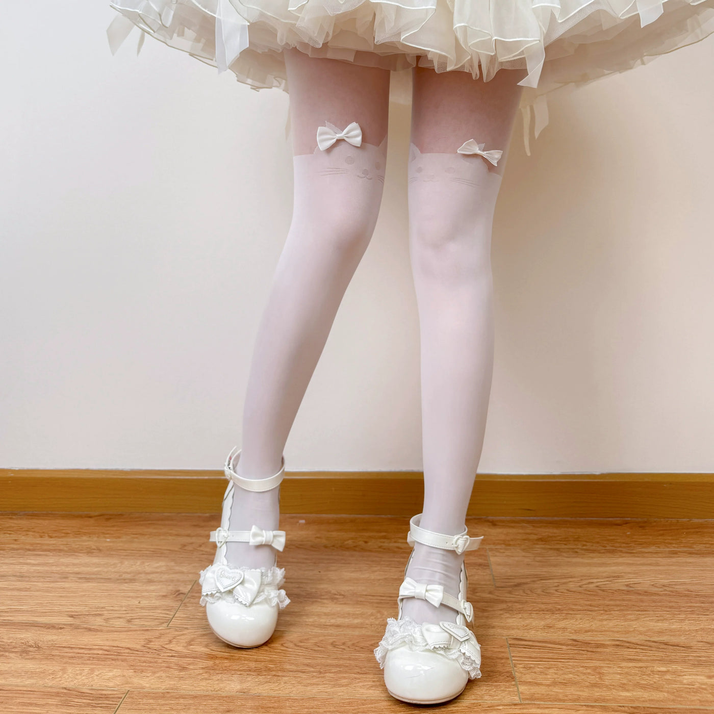 Chubby Bear Tales - Ballet White Collection - One-Size Stockings with Bow and Pattern Variants