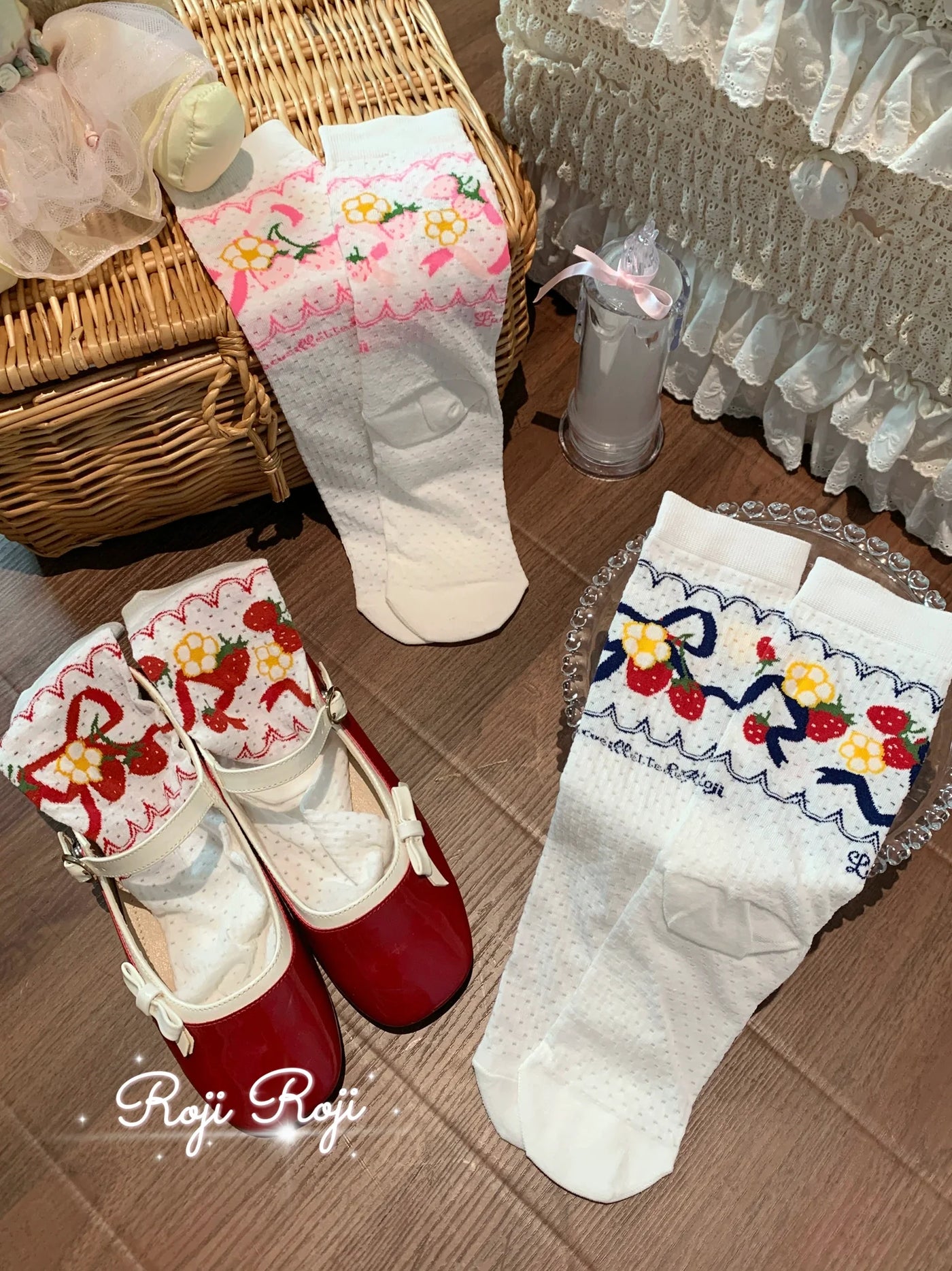 Roji Roji - Sweet Lolita Socks, Strawberry Print - Socks