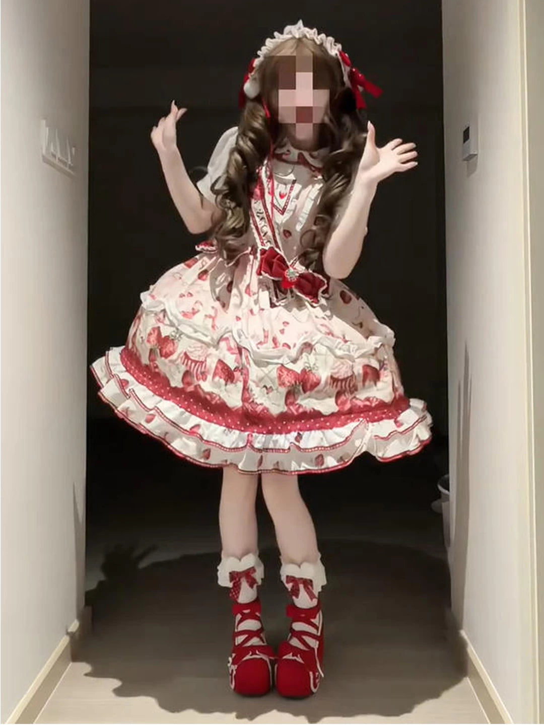Creamy - Strawberry Ribbon - Pink strawberry JSK with a layered skirt and waist bow