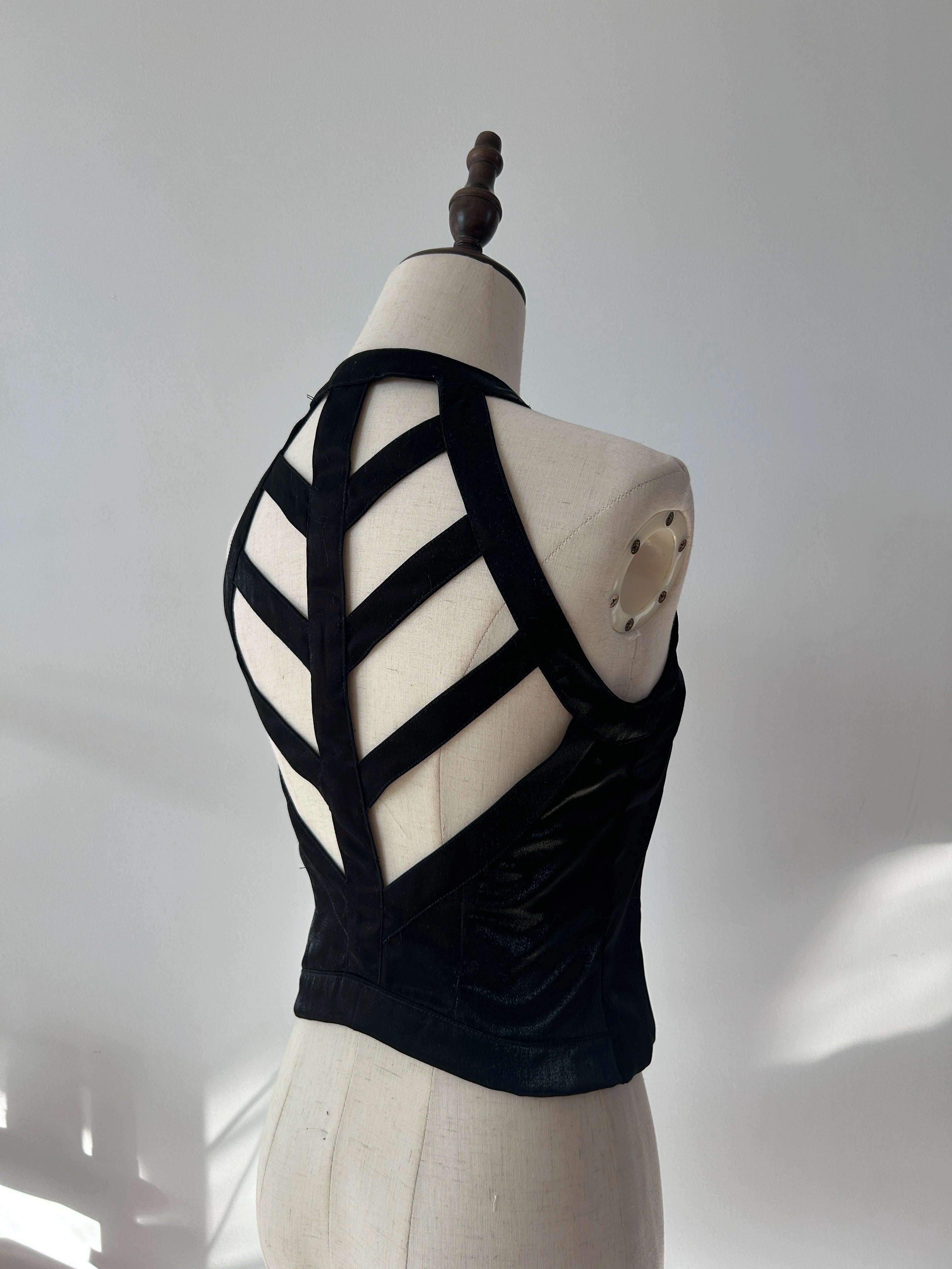 Spot Shipping within three days Page Sleeveless Ribs Acorn Lolita Original Design Gothic Ribs