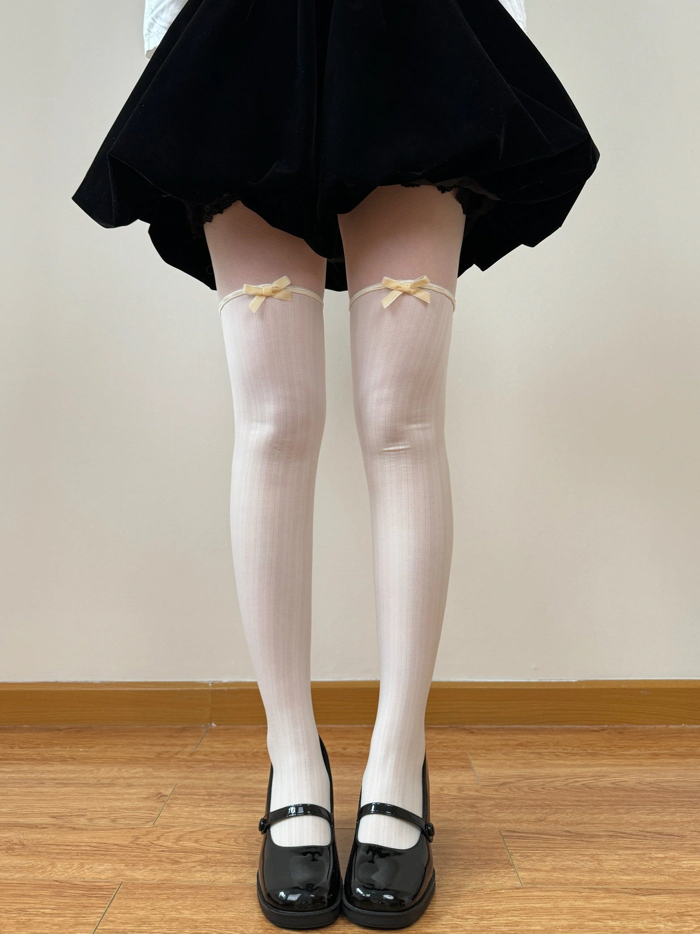 Chubby Bear Tales - Ballet White Collection - One-Size Stockings with Bow and Pattern Variants