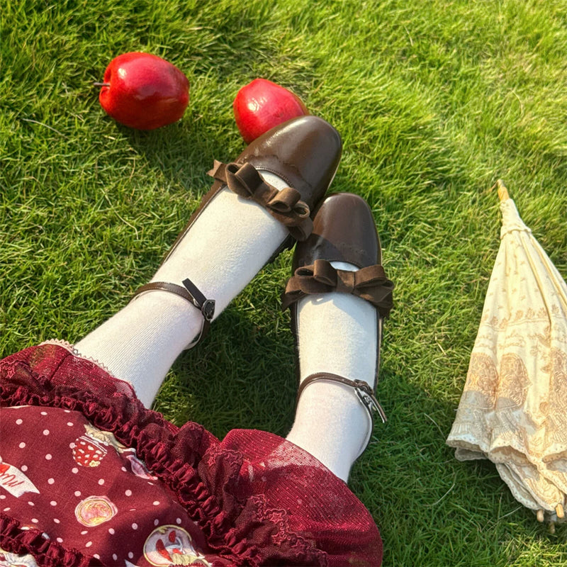MODO Lily Velvet-Bow Brogue Lolita Shoes – design details – view 3