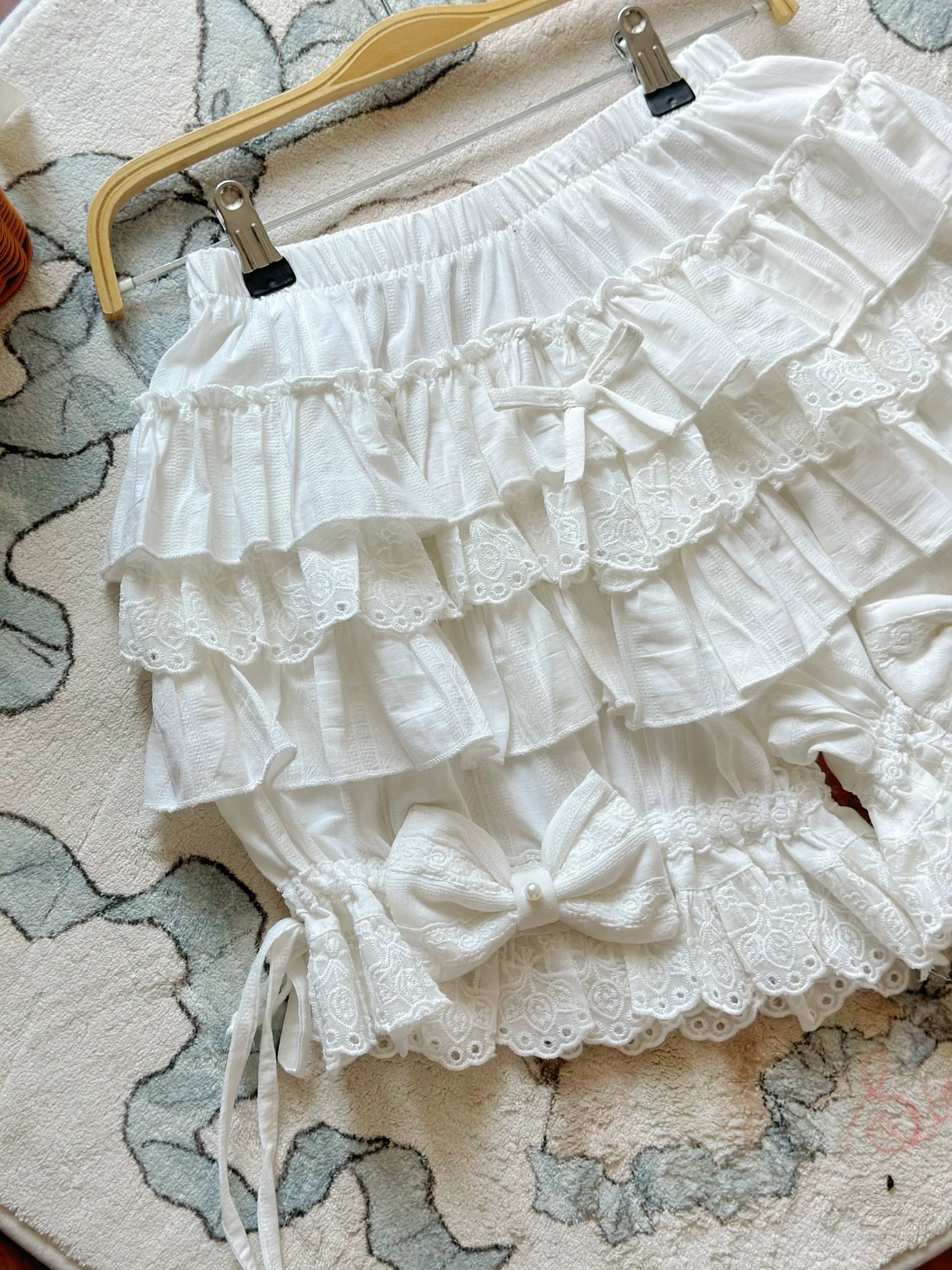 Jelly Girl - Layered Lace Bloomers - White or Beige Cotton Pumpkin Bloomers with Lace Ruffles