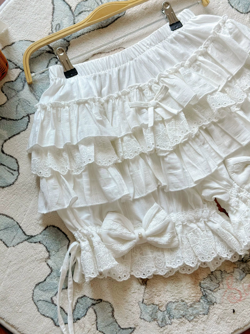 Jelly Girl - Layered Lace Bloomers - White or Beige Cotton Pumpkin Bloomers with Lace Ruffles