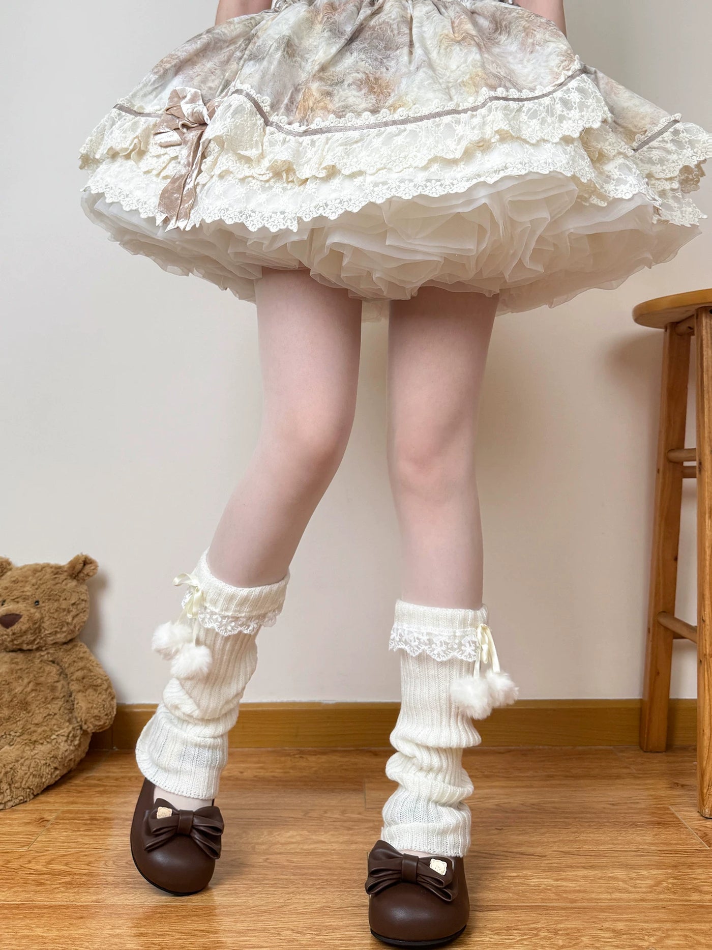 Chubby Bear Tales - Lace Pom-Pom - White Leg Warmers with Lace Trim