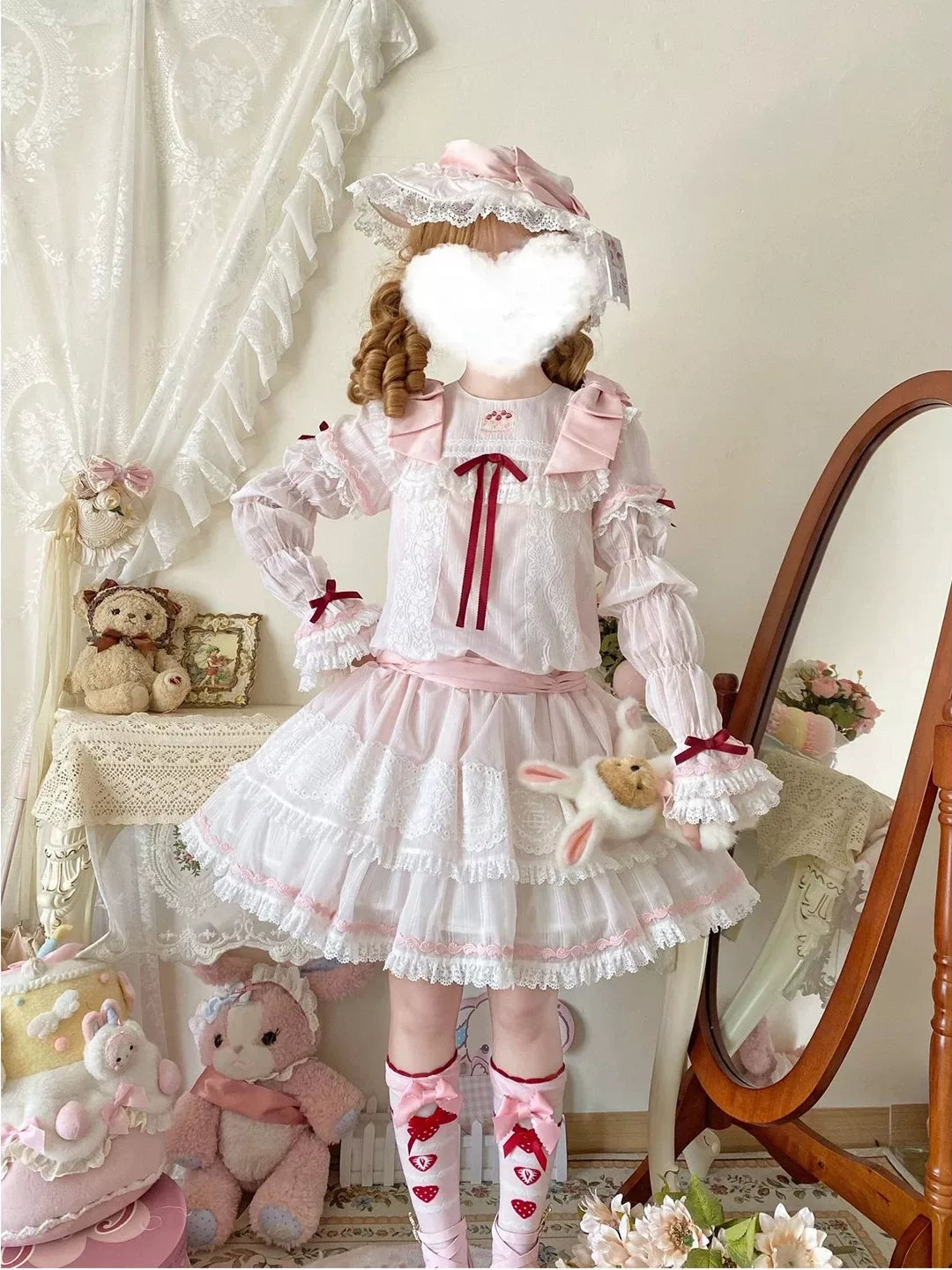 Creamy - Strawberry Wall Antique - Pink Low-Waist OP Set with Strawberry Print