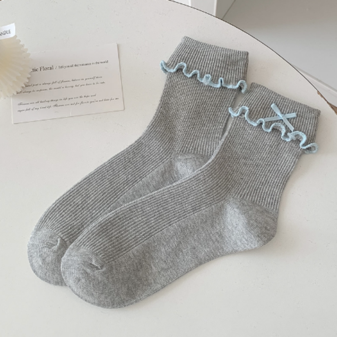 Fantasy Doll - Japanese Sweet Style - Lettuce-Edge Mid-Calf Socks with Bows