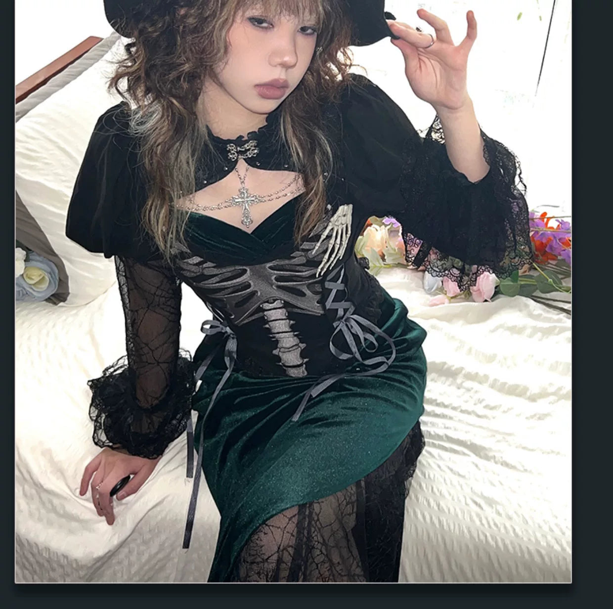 Baozi Pig - Deep Abyss Nightmare - Dark-Green One-Piece Qipao Dress with a Fishtail Hem