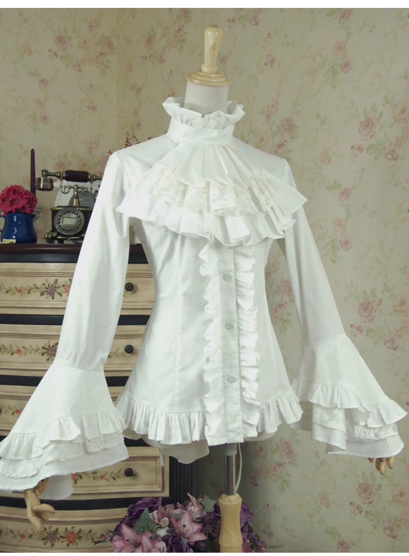LACE GARDEN - Black Angel - Blouse with Ruffled Collar and Flared Sleeves