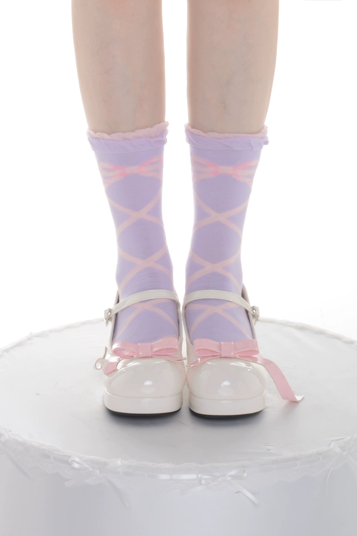 roji roji - Interwoven Straps - Mid-Calf Socks with an Interwoven Strap Motif