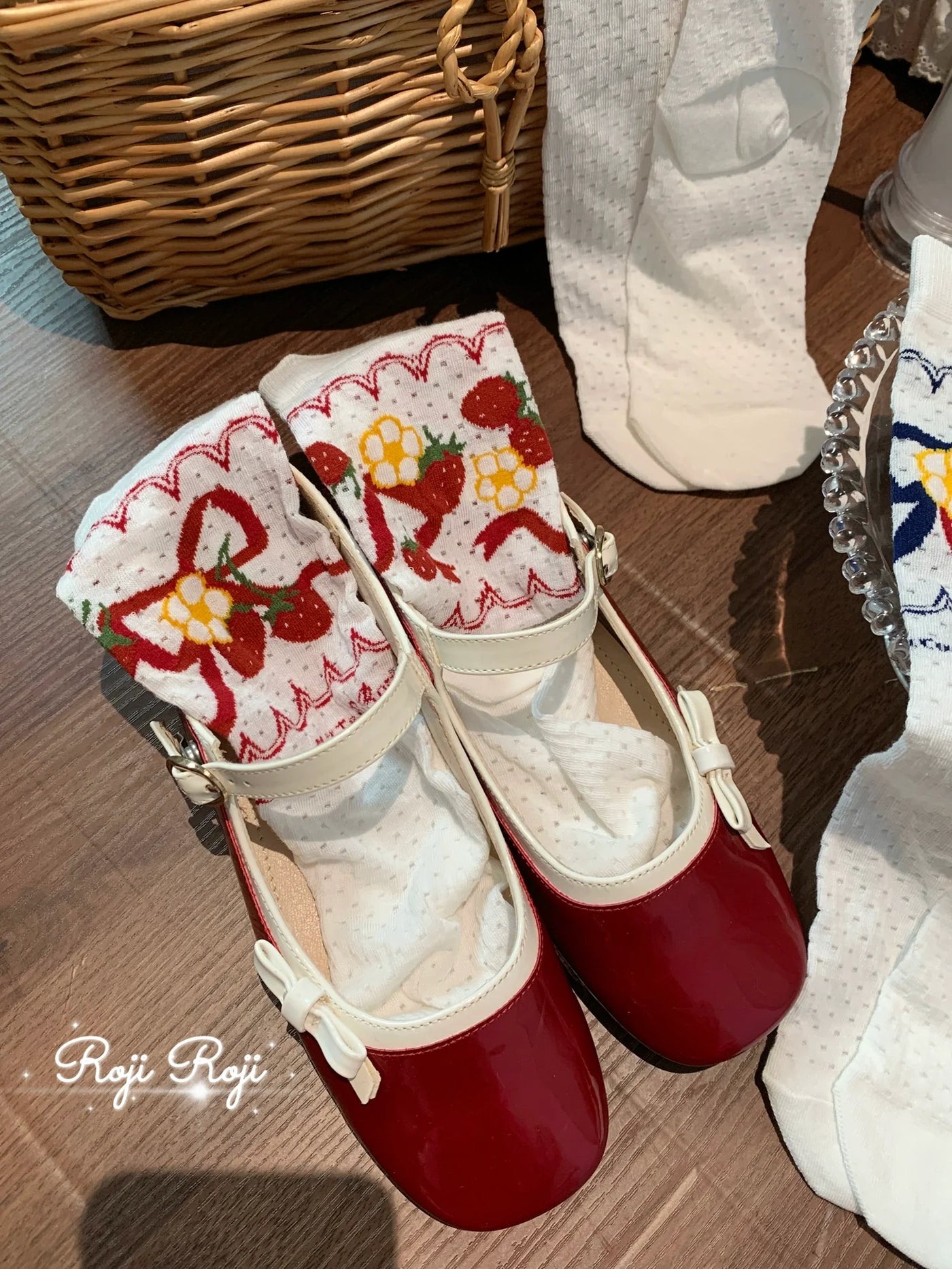 Roji Roji - Sweet Lolita Socks, Strawberry Print - Socks