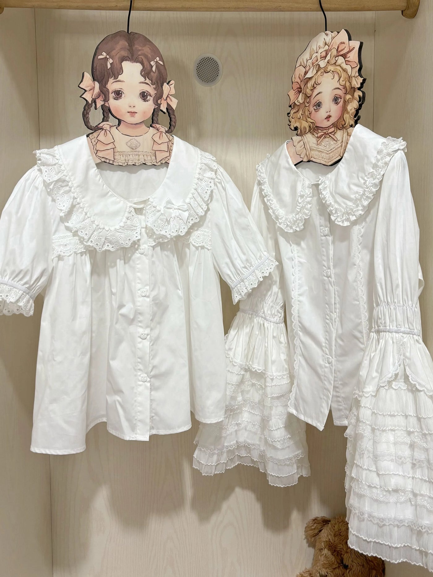 Cat Upon Cat - Lace Collar - Cotton Short-Sleeve Blouse