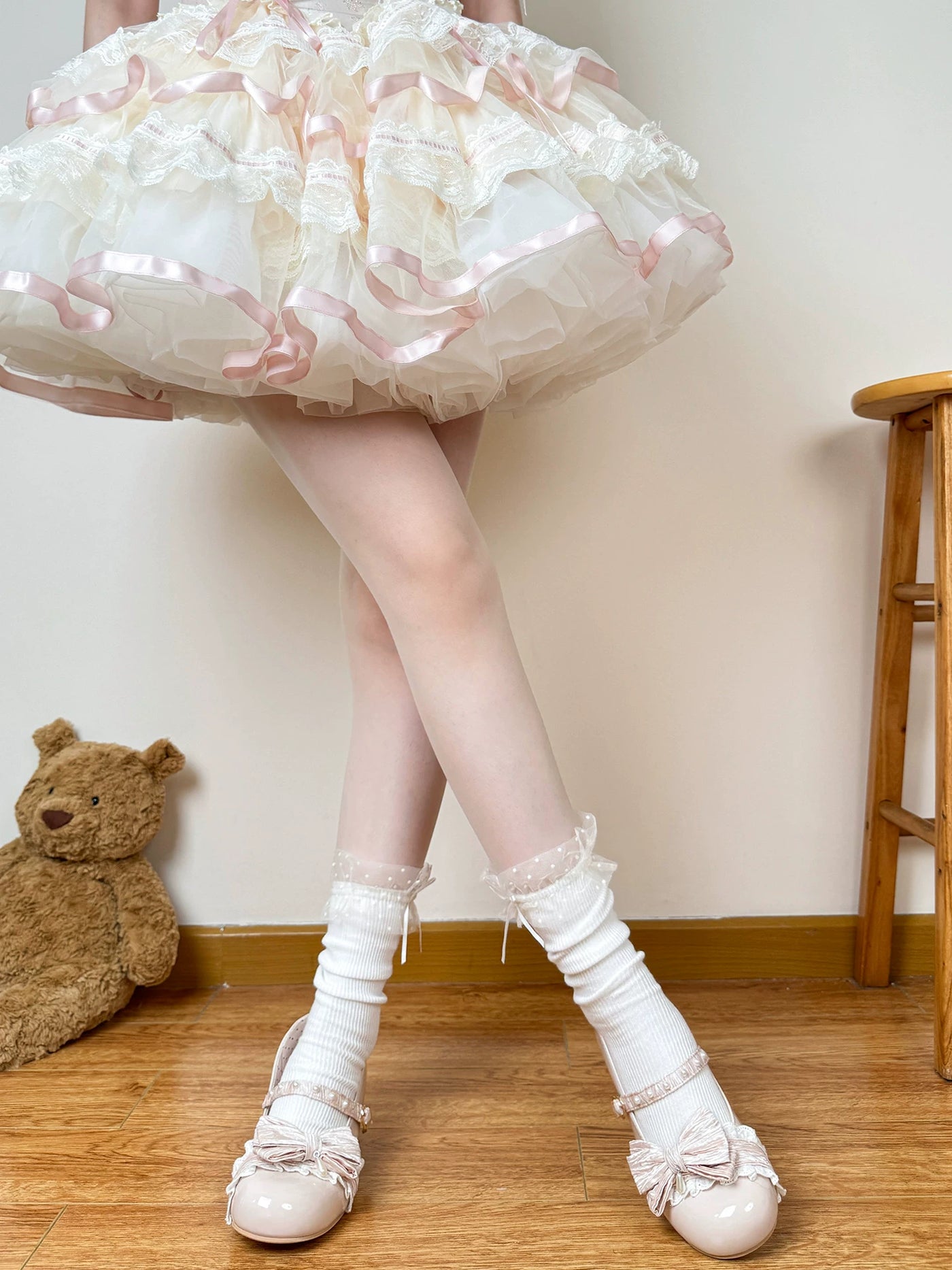 Chubby Bear Tales - Cream Ballet Lace - Bow-Trimmed Lolita Socks