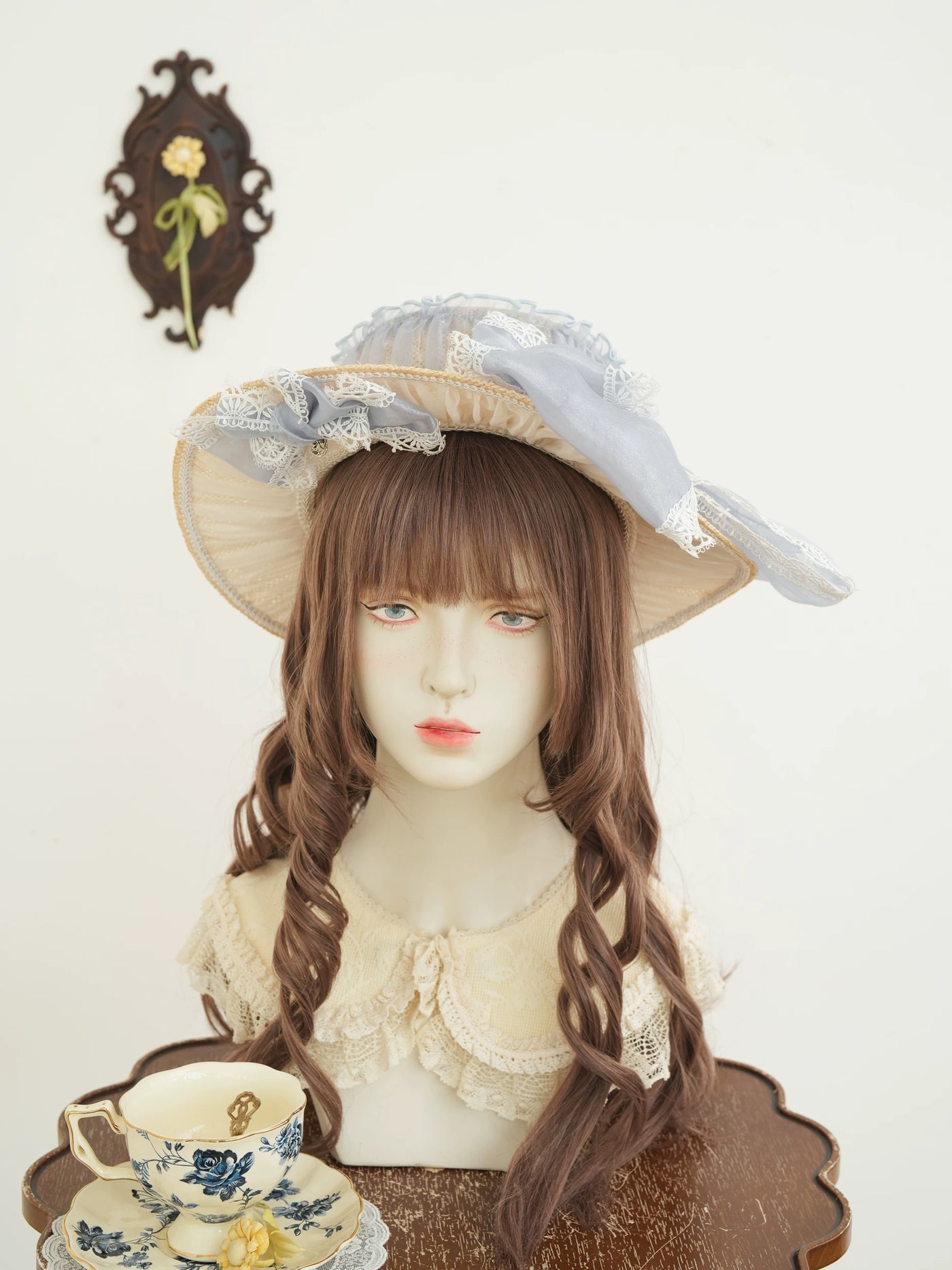 Star Box - Fresh Lace Bow - Natural Straw Hat with Lace Trim