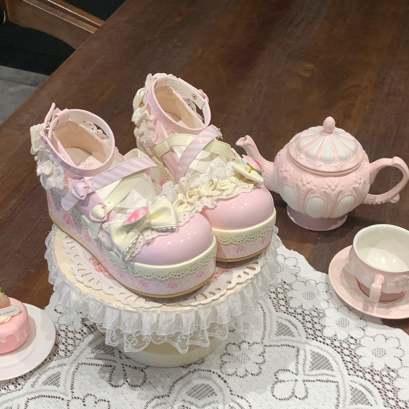 Aimee - Strawberry Limited - Platform Shoes with 3D Strawberry Cake Print - product detail 8