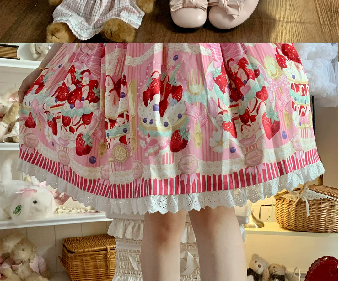 roji roji - Strawberry Flower - Cotton Short Socks with Strawberry-and-Bow Lace Trim