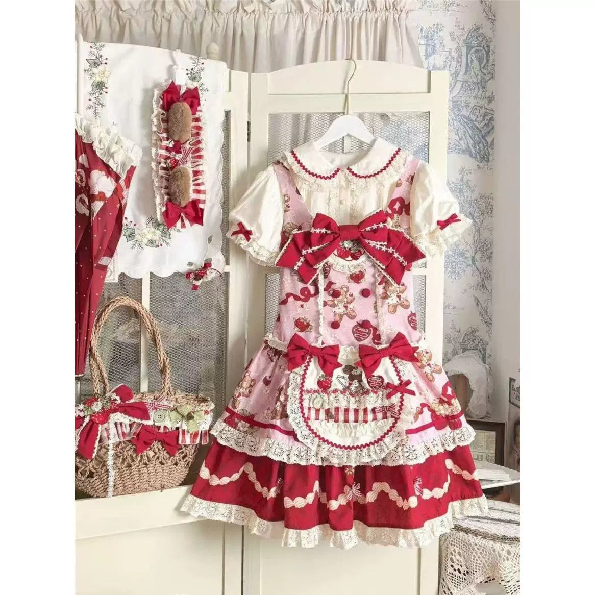Sweetheart Dream Machine - Doll Collar - Short-Sleeve Blouse with Lace Trim